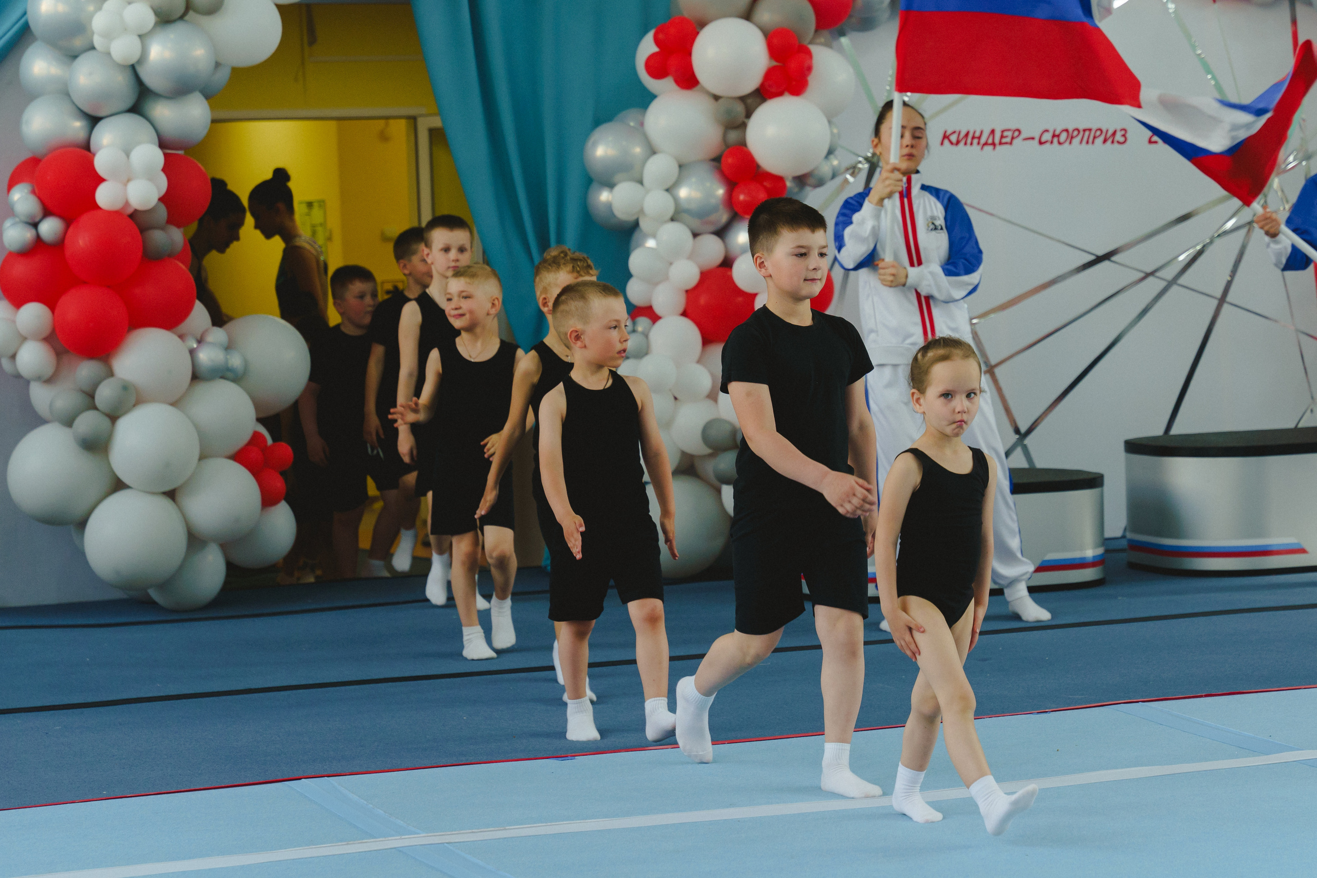 Межрегиональные соревнования по спортивной акробатике «Киндер Сюрприз». Фотограф в детский сад в Екатеринбурге, выпускные альбомы Юлия Умерова