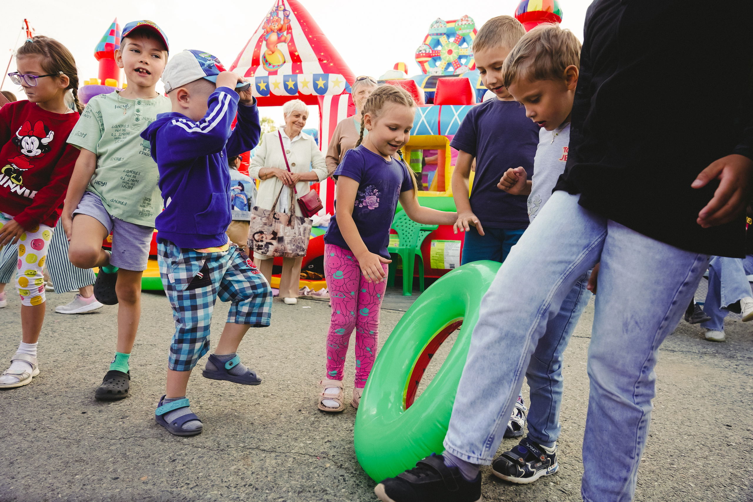 Открытие парка аттракционов «Галактика развлечений». Фотограф в детский сад в Екатеринбурге, выпускные альбомы Юлия Умерова