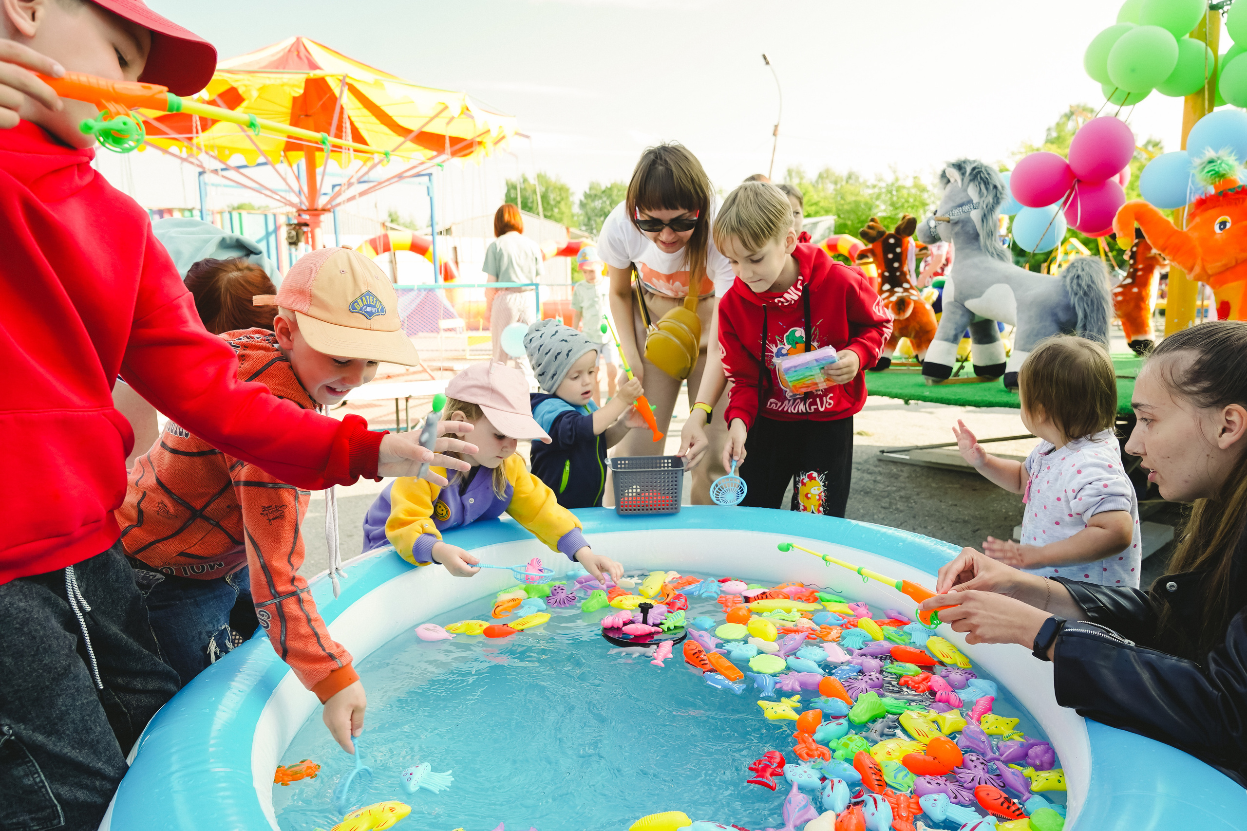 Открытие парка аттракционов «Галактика развлечений». Фотограф в детский сад в Екатеринбурге, выпускные альбомы Юлия Умерова