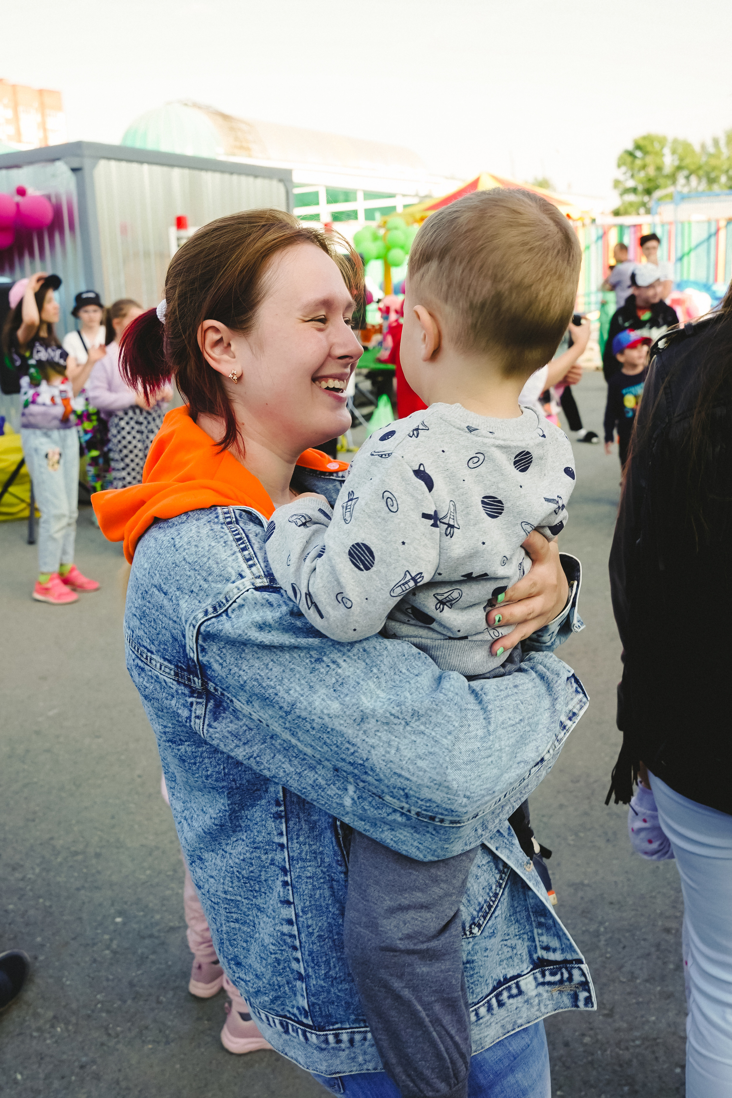 Открытие парка аттракционов «Галактика развлечений». Фотограф в детский сад в Екатеринбурге, выпускные альбомы Юлия Умерова
