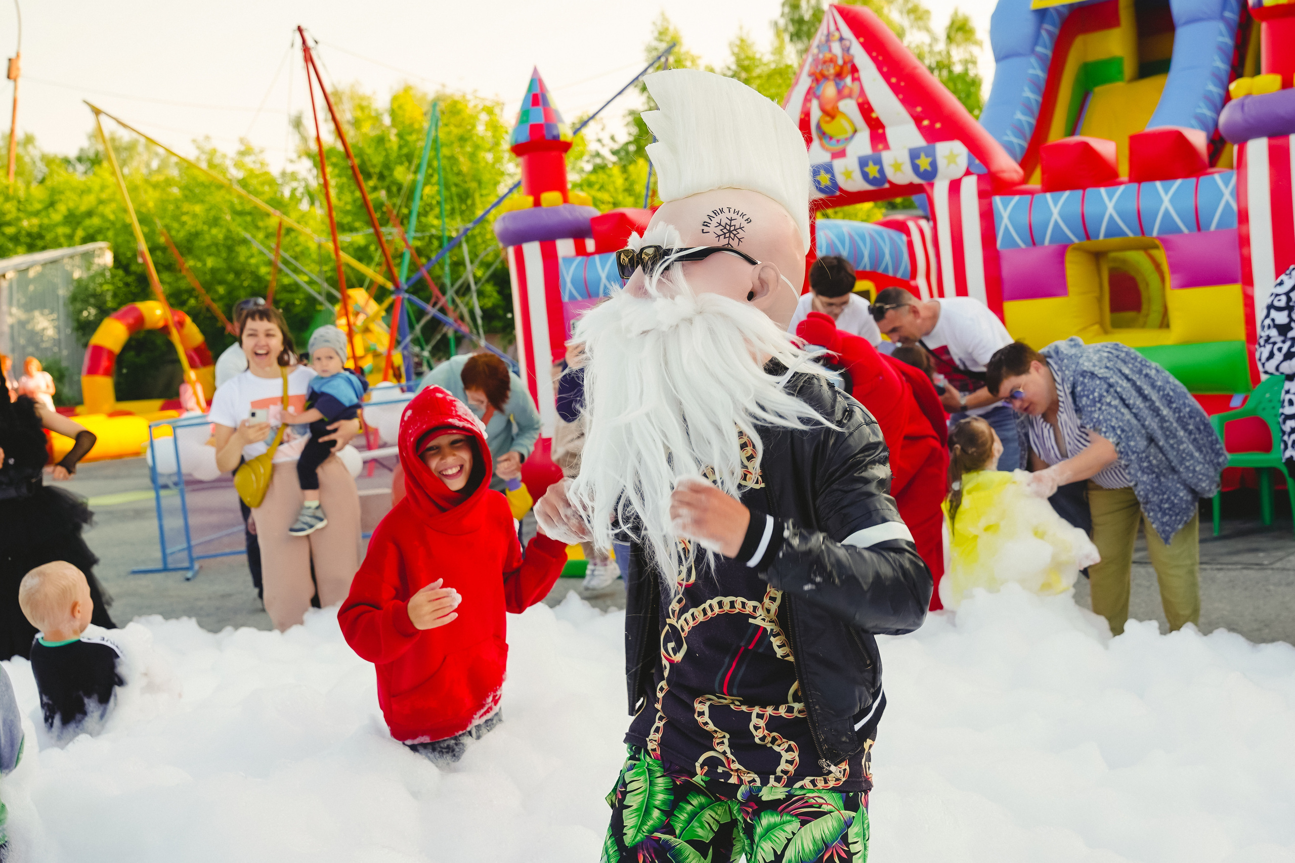 Открытие парка аттракционов «Галактика развлечений». Фотограф в детский сад в Екатеринбурге, выпускные альбомы Юлия Умерова