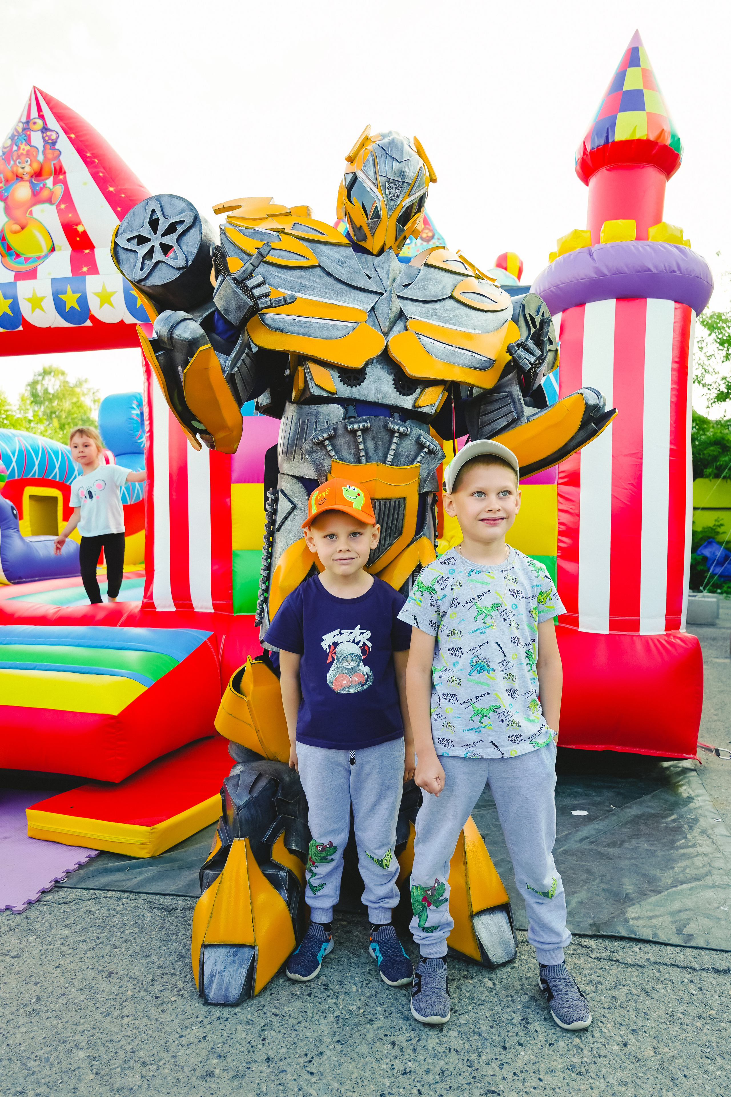 Открытие парка аттракционов «Галактика развлечений». Фотограф в детский сад в Екатеринбурге, выпускные альбомы Юлия Умерова