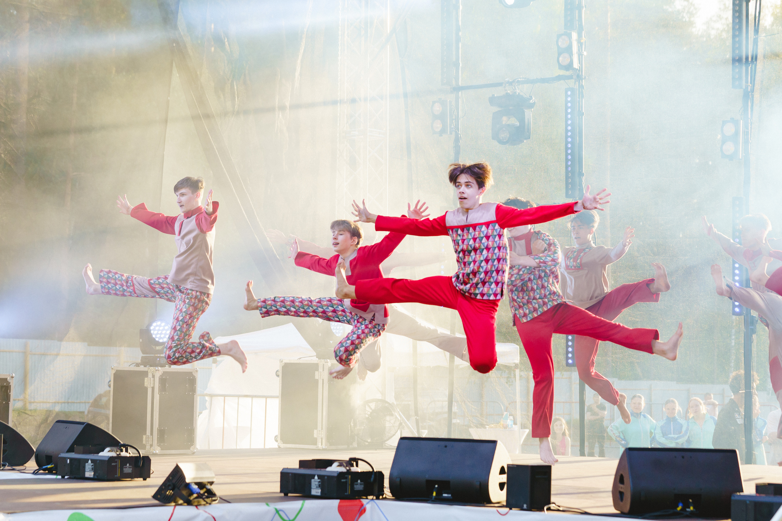 Юбилей БМАУ ДЗОЛ «Зарница». Фотограф в детский сад в Екатеринбурге, выпускные альбомы Юлия Умерова
