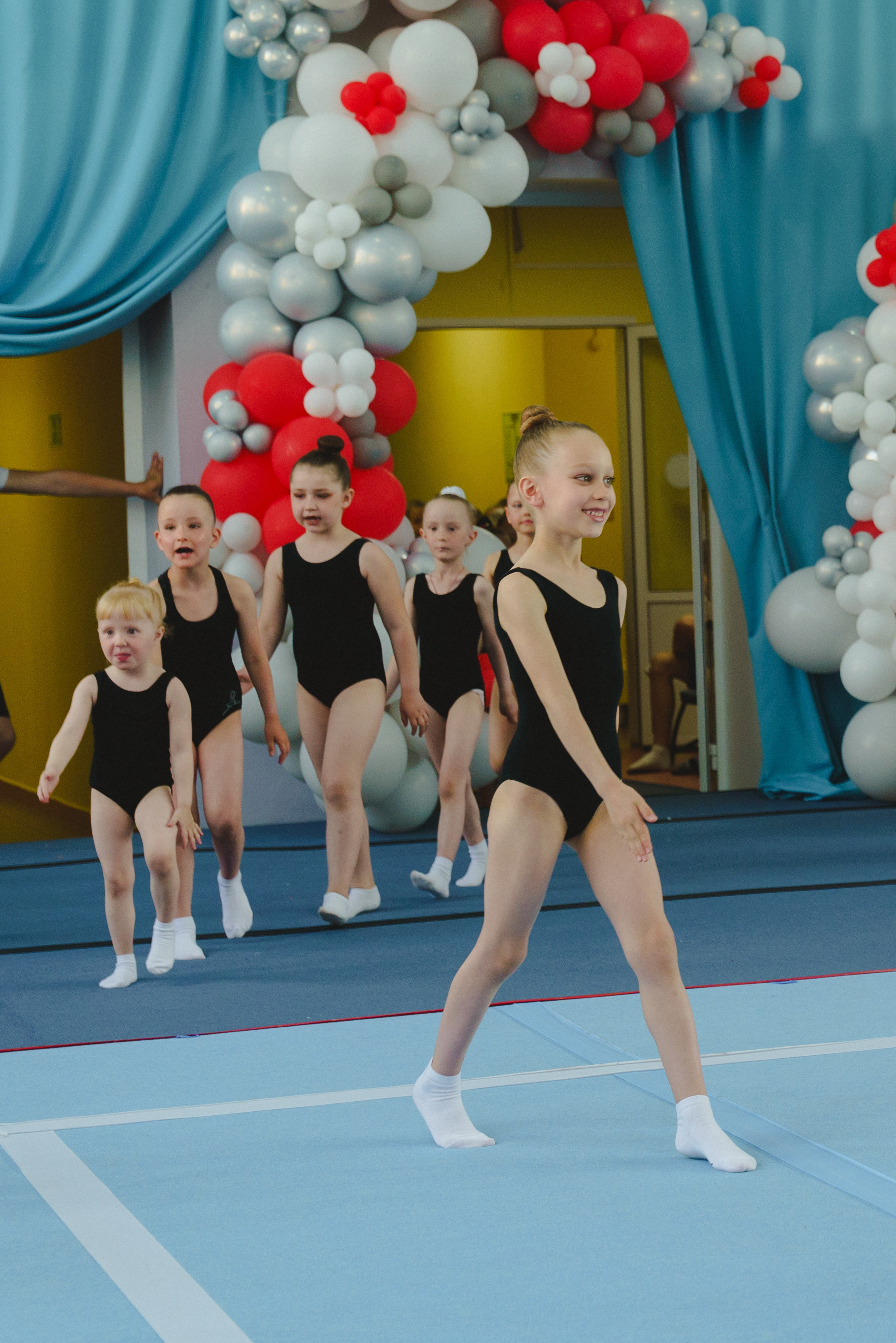 Межрегиональные соревнования по спортивной акробатике «Киндер Сюрприз». Фотограф в детский сад в Екатеринбурге, выпускные альбомы Юлия Умерова