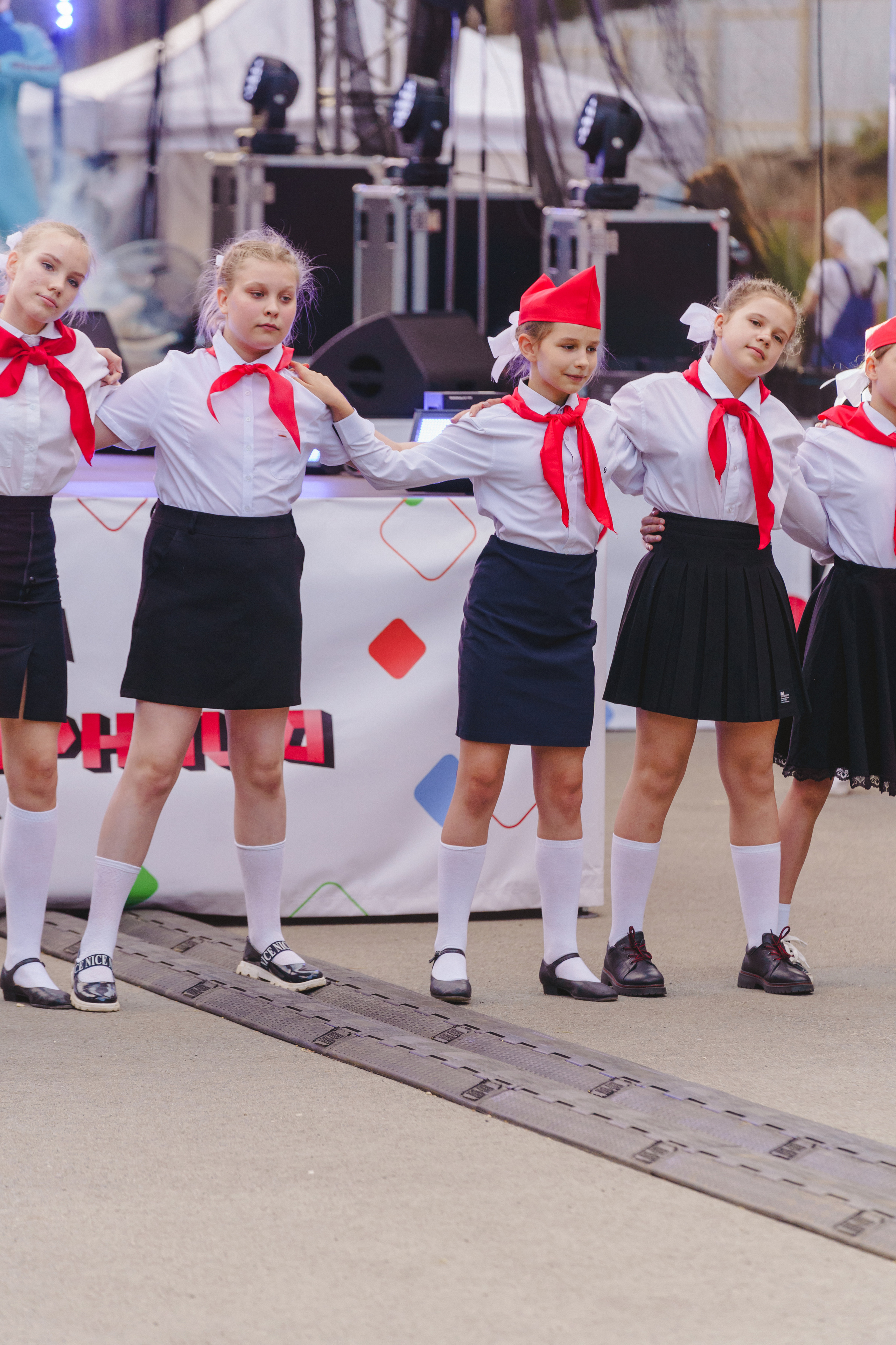 Юбилей БМАУ ДЗОЛ «Зарница». Фотограф в детский сад в Екатеринбурге, выпускные альбомы Юлия Умерова