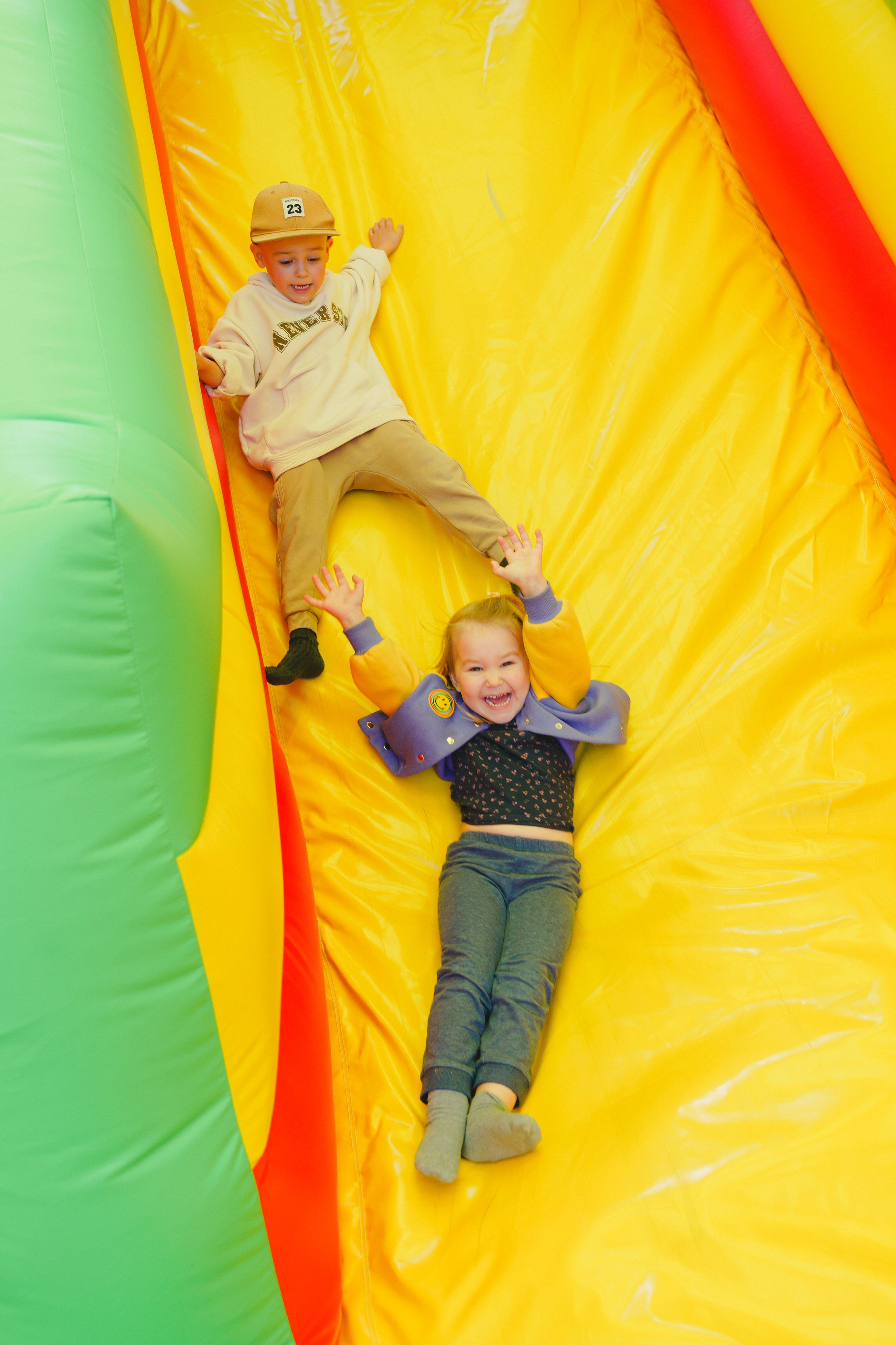 Открытие парка аттракционов «Галактика развлечений». Фотограф в детский сад в Екатеринбурге, выпускные альбомы Юлия Умерова