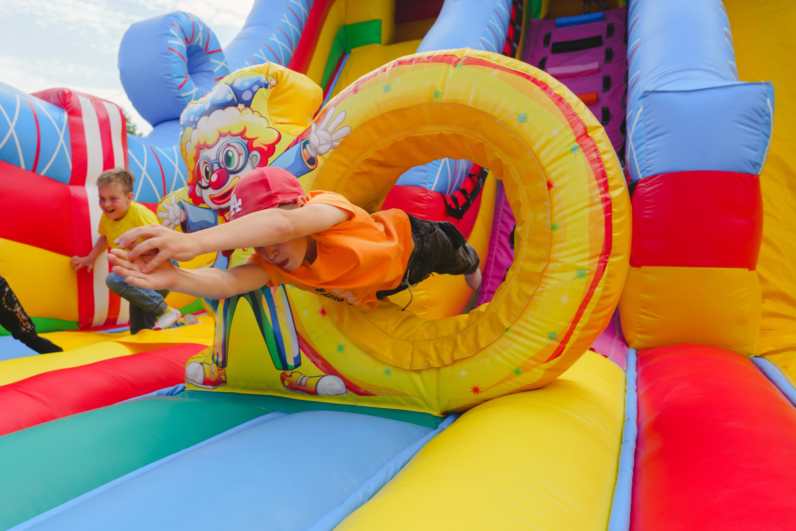 Открытие парка аттракционов «Галактика развлечений». Фотограф в детский сад в Екатеринбурге, выпускные альбомы Юлия Умерова