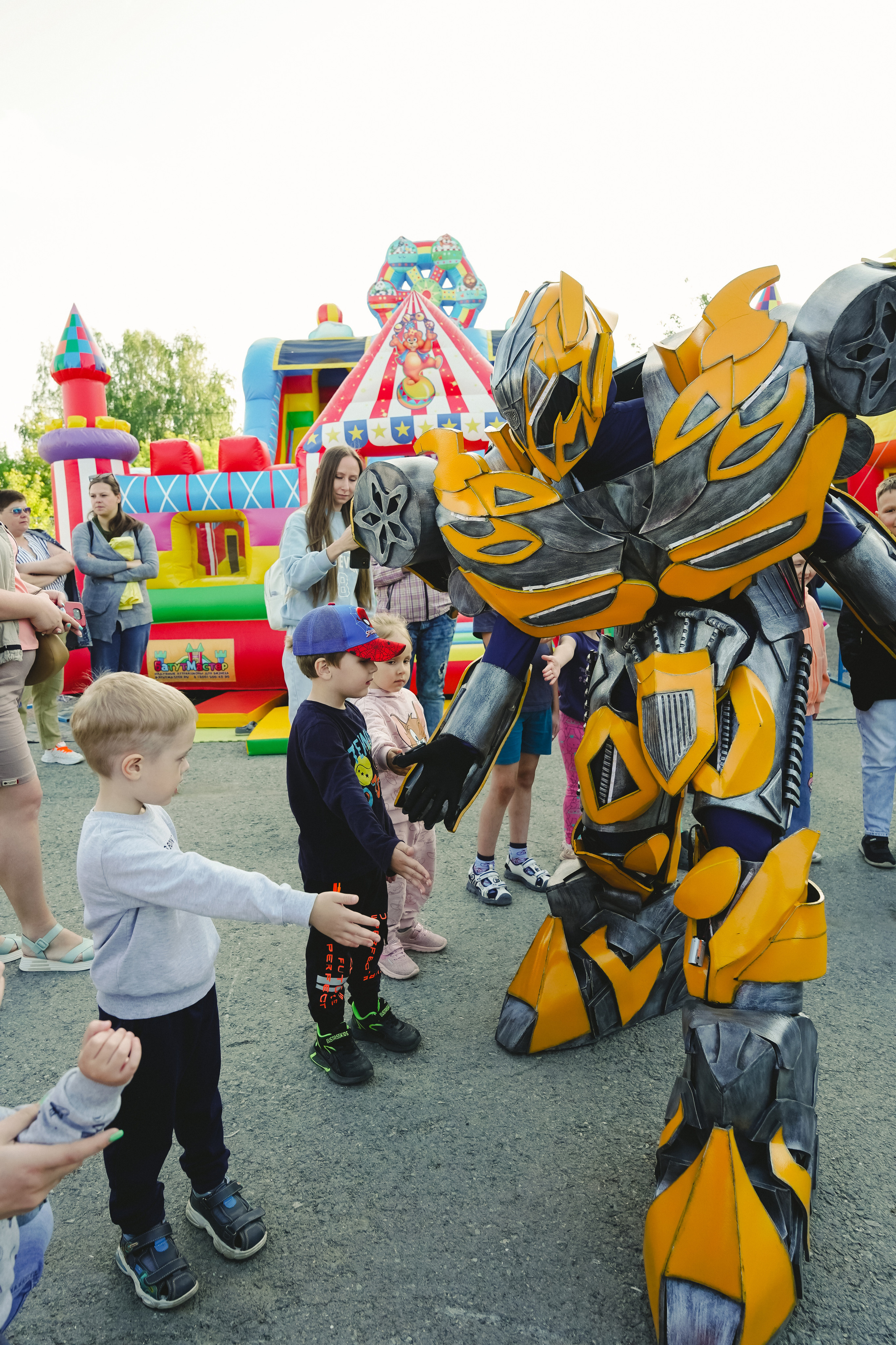Открытие парка аттракционов «Галактика развлечений». Фотограф в детский сад в Екатеринбурге, выпускные альбомы Юлия Умерова