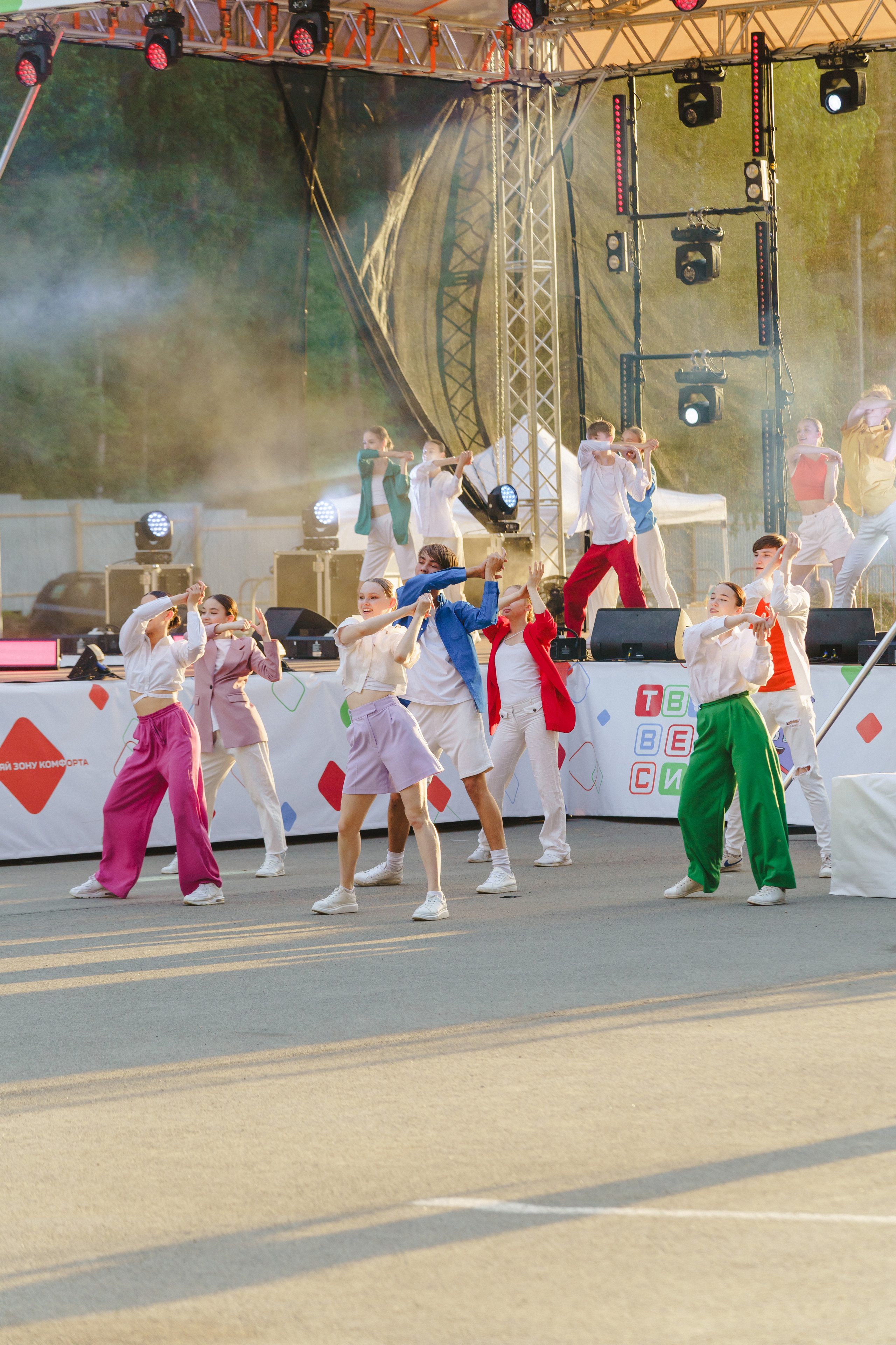 Юбилей БМАУ ДЗОЛ «Зарница». Фотограф в детский сад в Екатеринбурге, выпускные альбомы Юлия Умерова