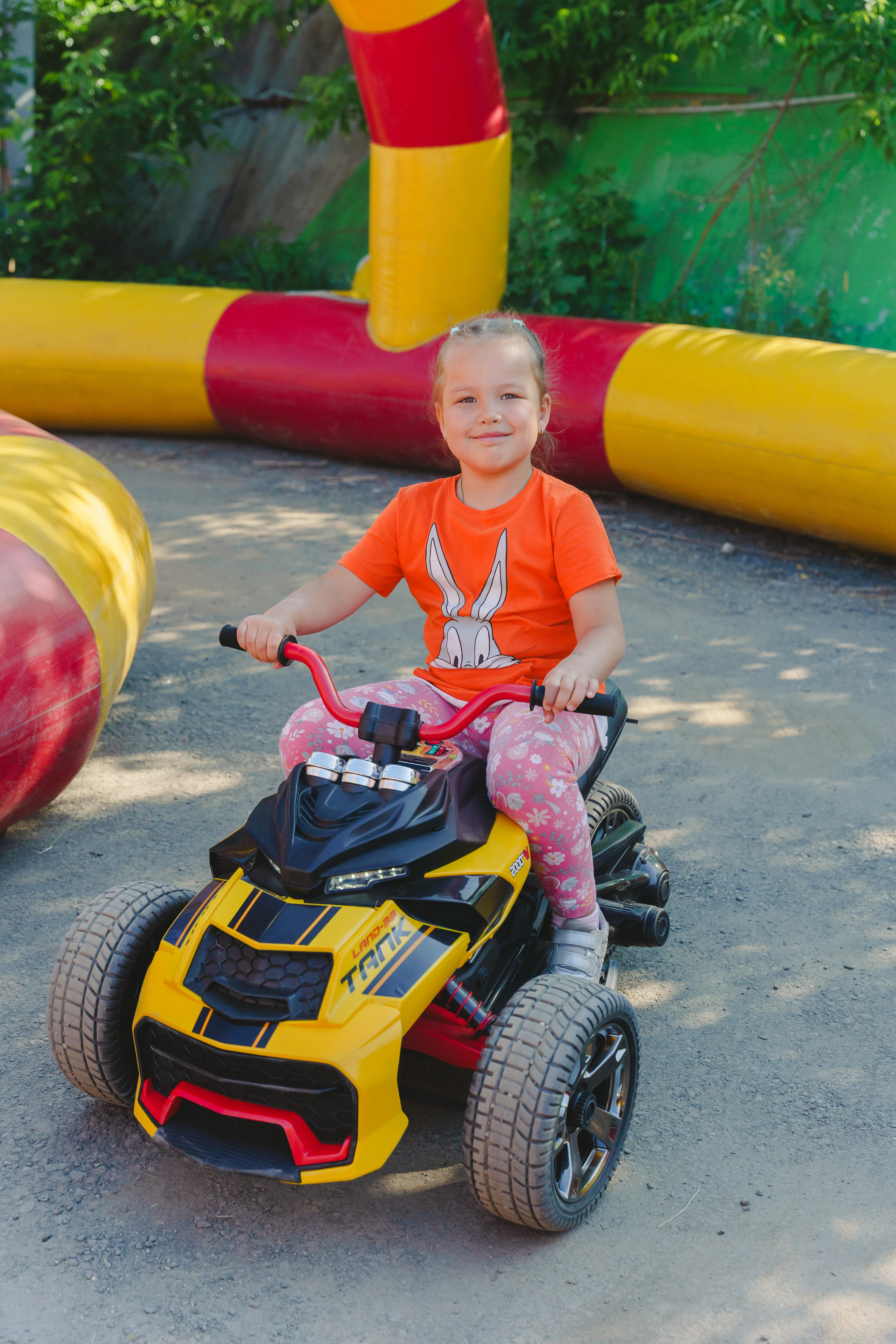 Открытие парка аттракционов «Галактика развлечений». Фотограф в детский сад в Екатеринбурге, выпускные альбомы Юлия Умерова