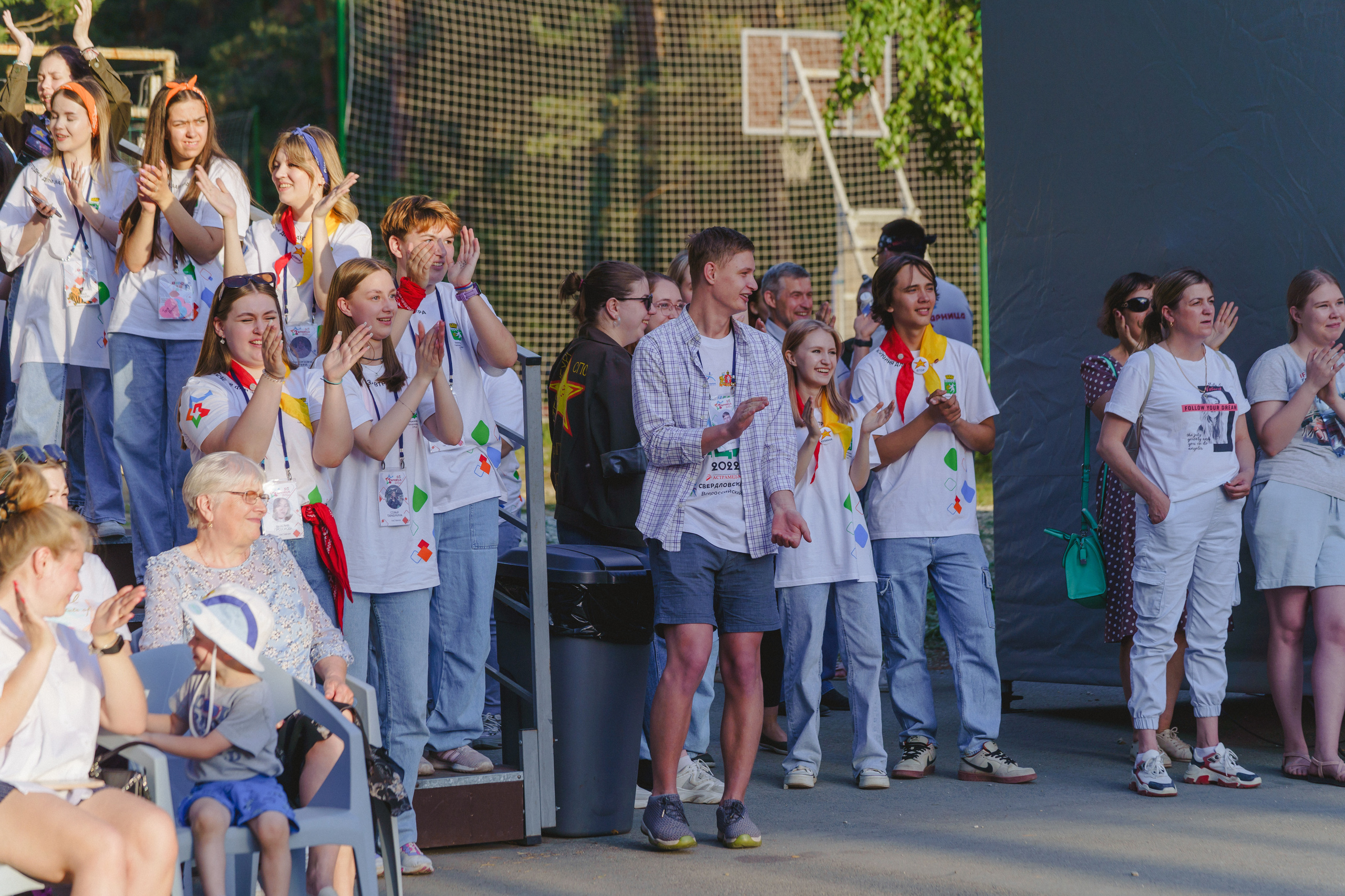 Юбилей БМАУ ДЗОЛ «Зарница». Фотограф в детский сад в Екатеринбурге, выпускные альбомы Юлия Умерова