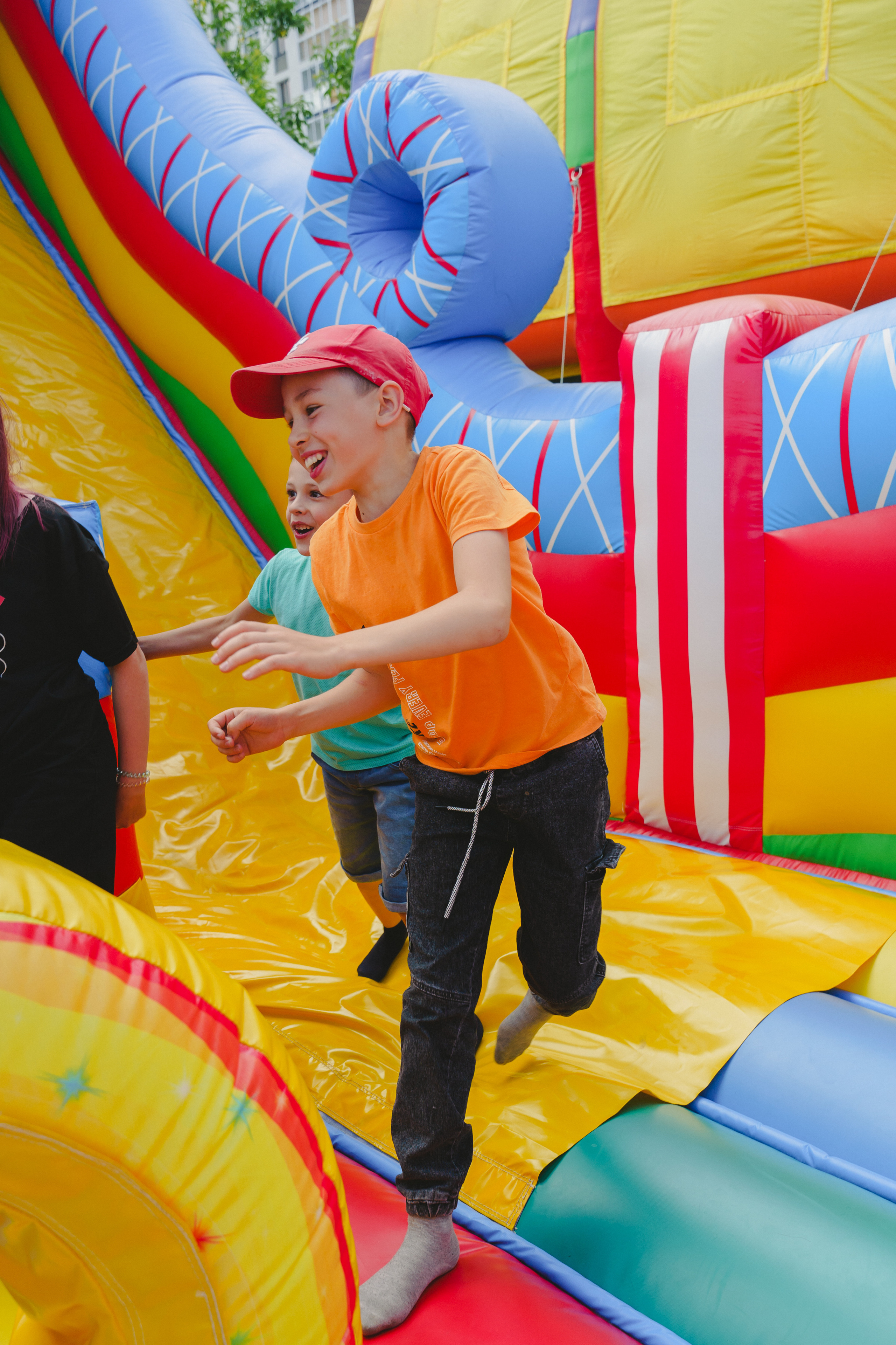 Открытие парка аттракционов «Галактика развлечений». Фотограф в детский сад в Екатеринбурге, выпускные альбомы Юлия Умерова