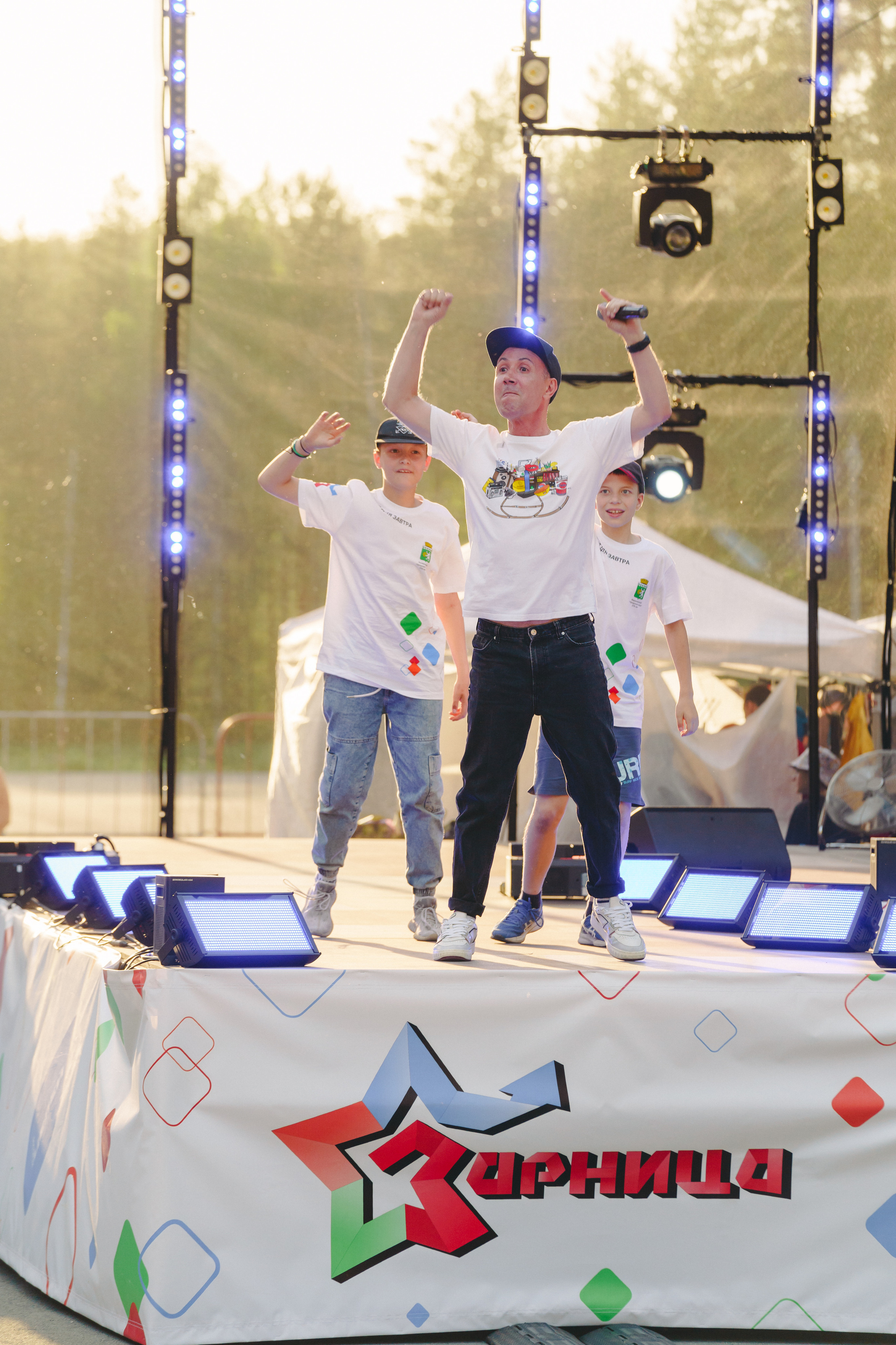 Юбилей БМАУ ДЗОЛ «Зарница». Фотограф в детский сад в Екатеринбурге, выпускные альбомы Юлия Умерова