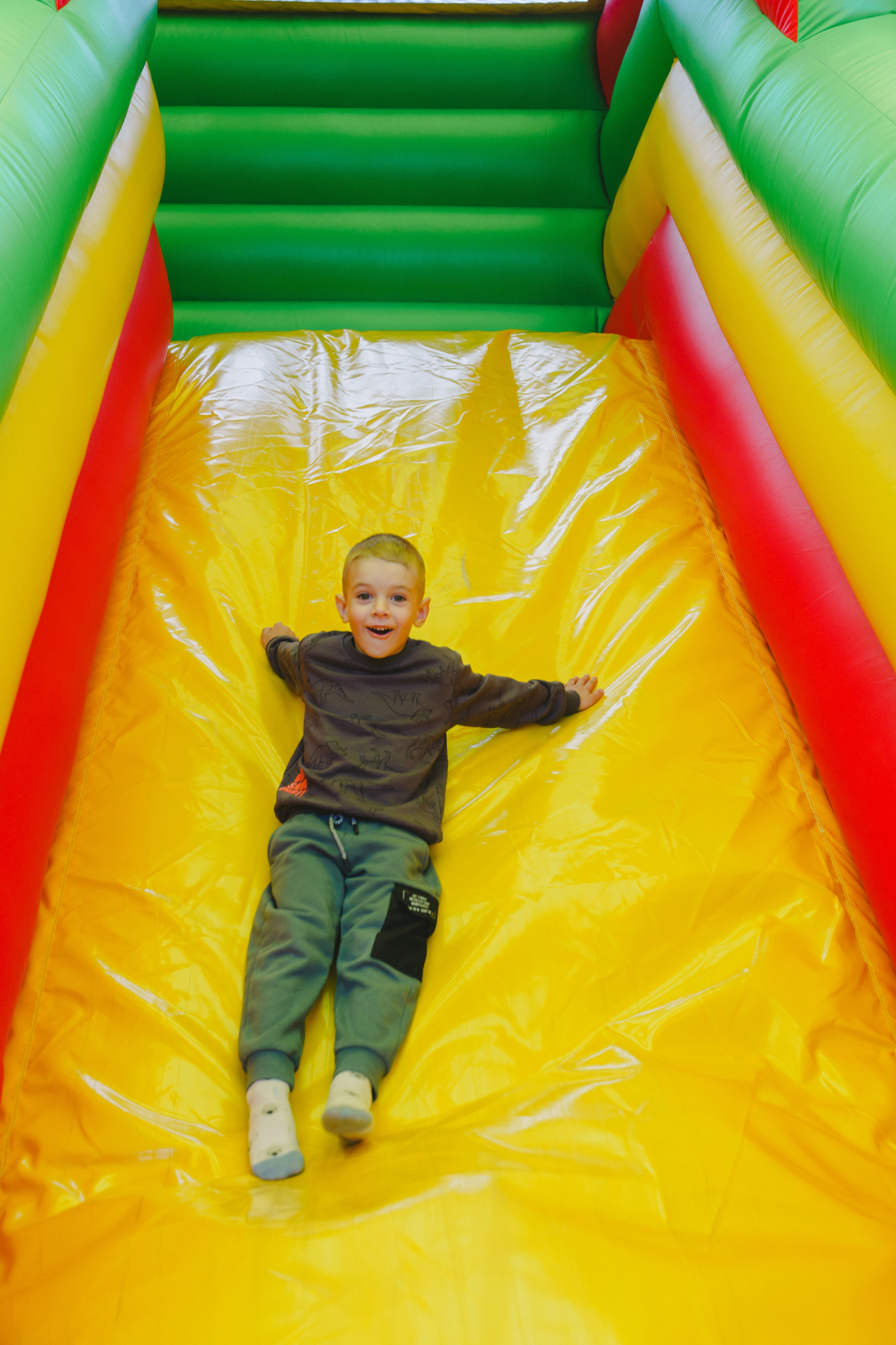 Открытие парка аттракционов «Галактика развлечений». Фотограф в детский сад в Екатеринбурге, выпускные альбомы Юлия Умерова