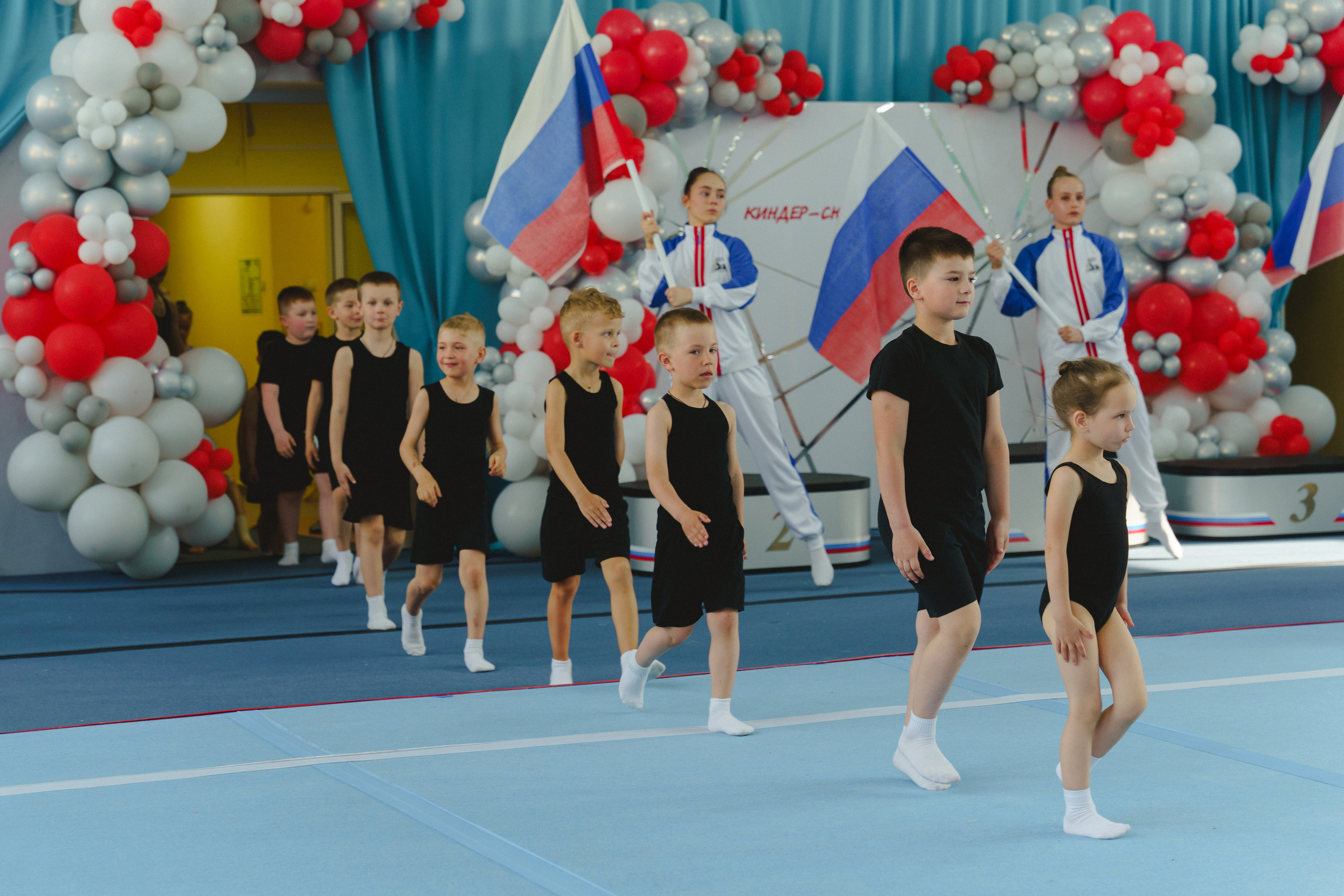 Межрегиональные соревнования по спортивной акробатике «Киндер Сюрприз». Фотограф в детский сад в Екатеринбурге, выпускные альбомы Юлия Умерова