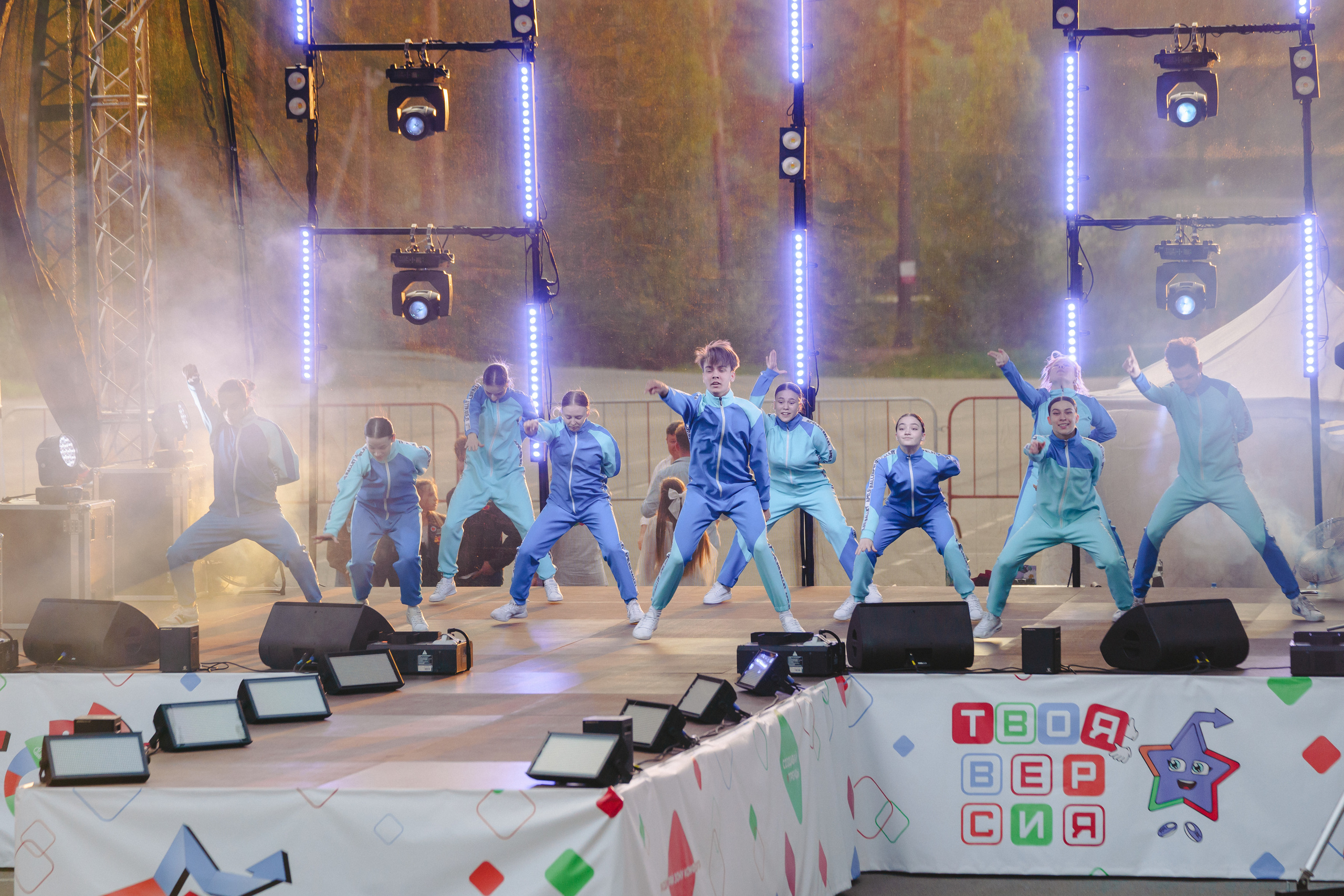 Юбилей БМАУ ДЗОЛ «Зарница». Фотограф в детский сад в Екатеринбурге, выпускные альбомы Юлия Умерова