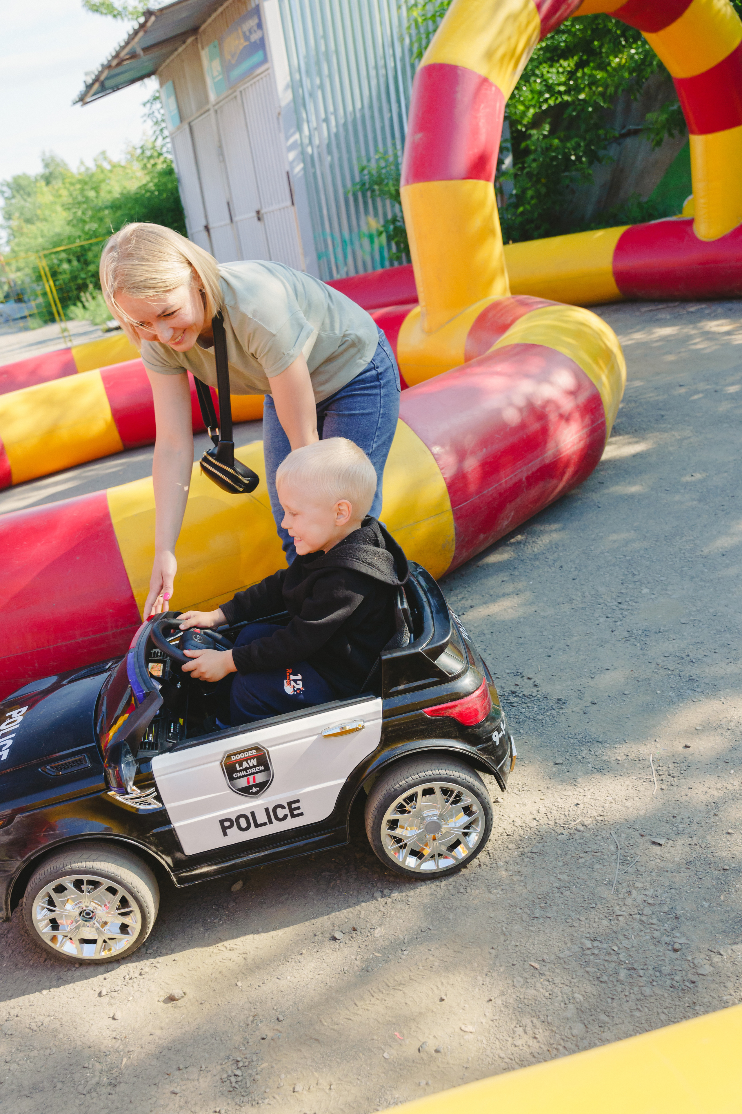 Открытие парка аттракционов «Галактика развлечений». Фотограф в детский сад в Екатеринбурге, выпускные альбомы Юлия Умерова