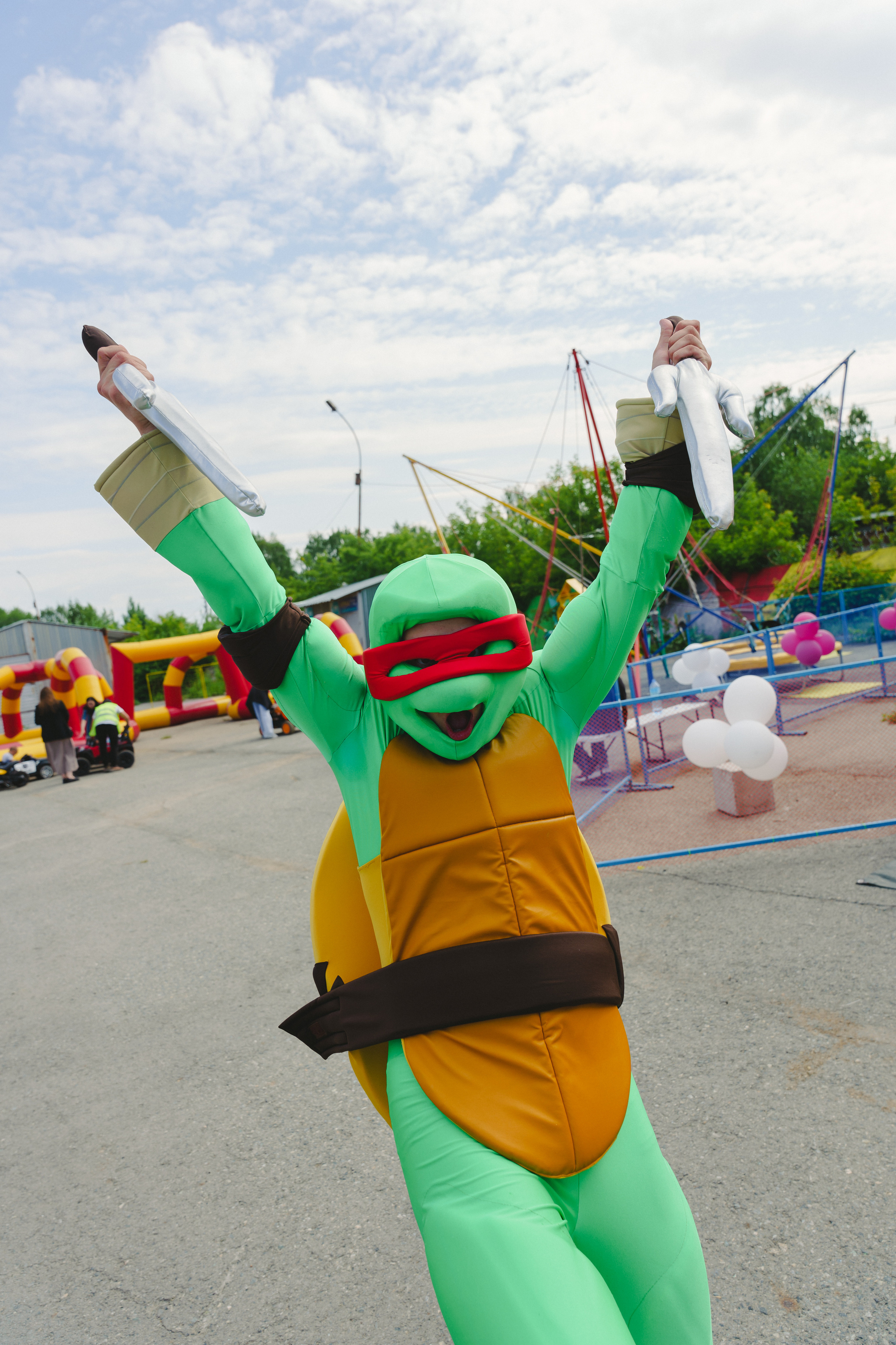 Открытие парка аттракционов «Галактика развлечений». Фотограф в детский сад в Екатеринбурге, выпускные альбомы Юлия Умерова