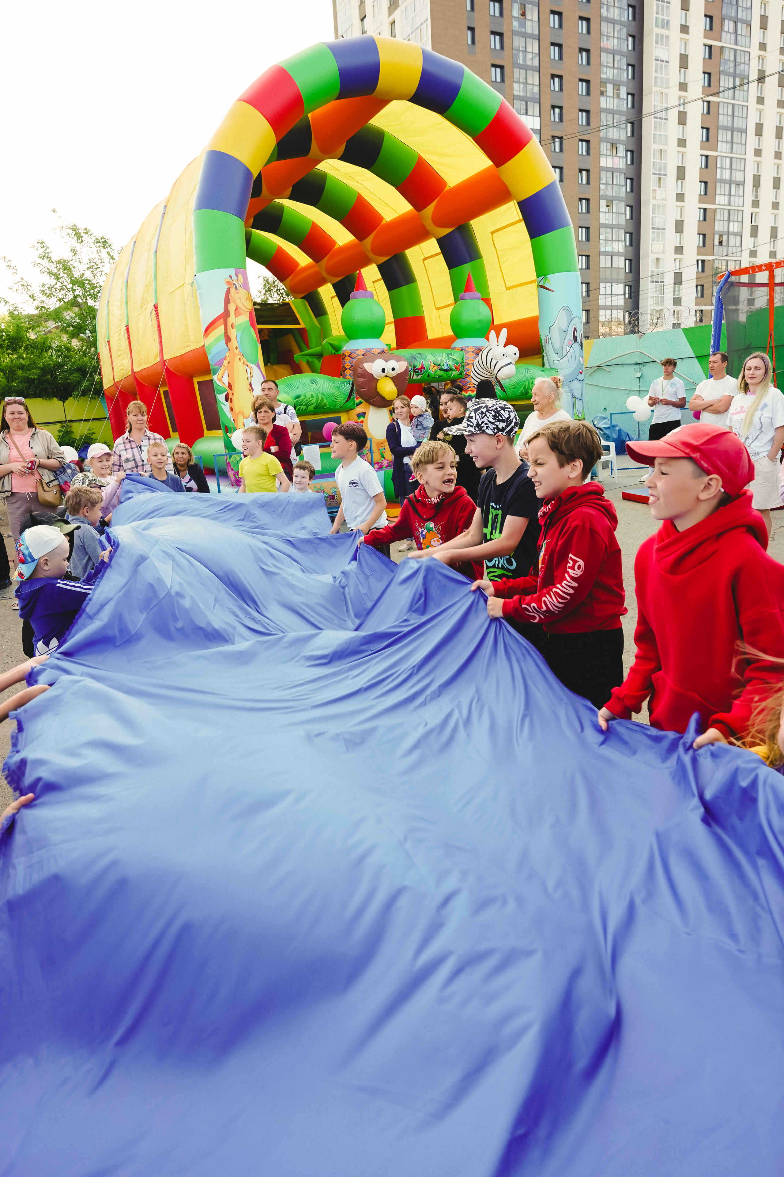 Открытие парка аттракционов «Галактика развлечений». Фотограф в детский сад в Екатеринбурге, выпускные альбомы Юлия Умерова