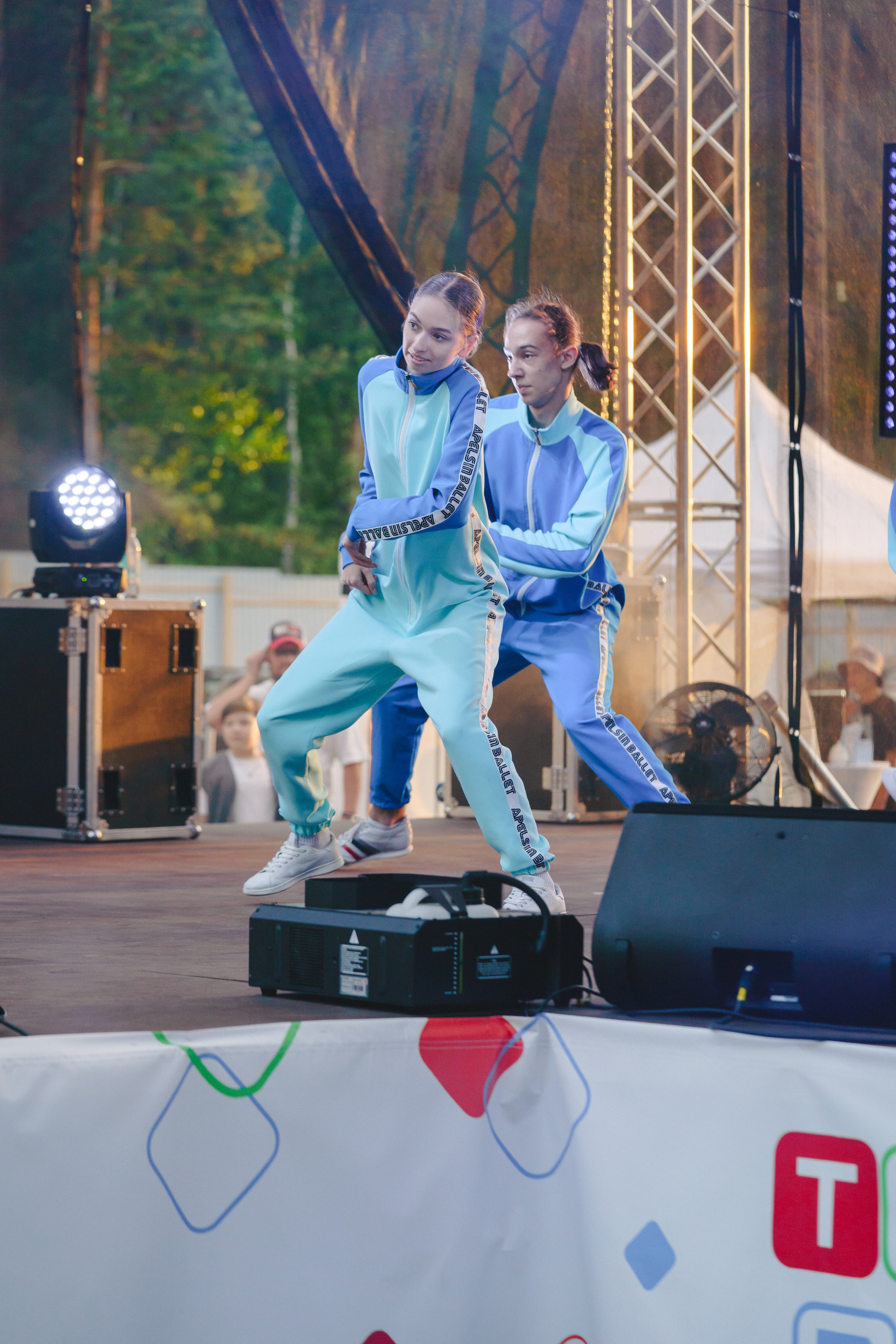 Юбилей БМАУ ДЗОЛ «Зарница». Фотограф в детский сад в Екатеринбурге, выпускные альбомы Юлия Умерова