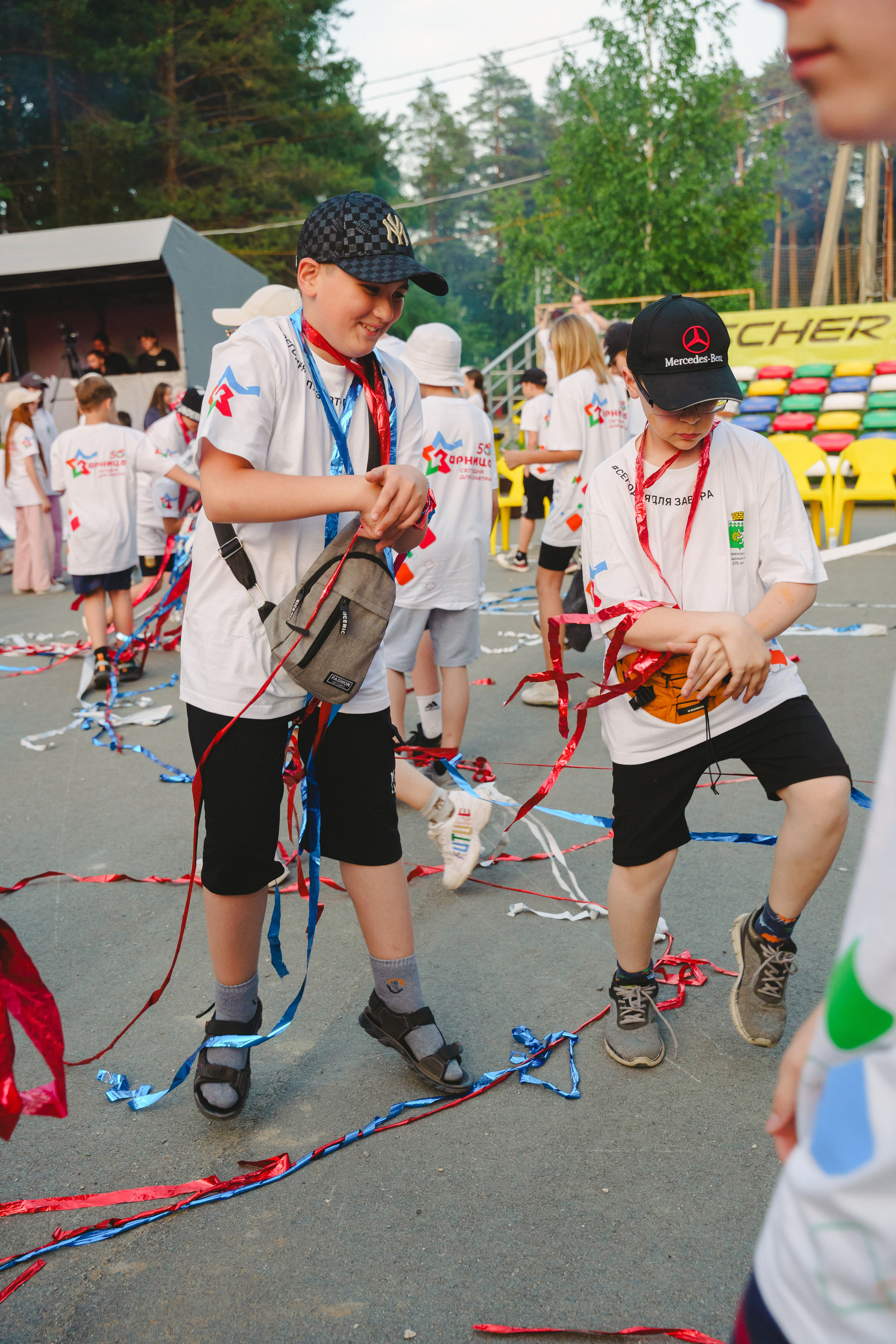Юбилей БМАУ ДЗОЛ «Зарница». Фотограф в детский сад в Екатеринбурге, выпускные альбомы Юлия Умерова
