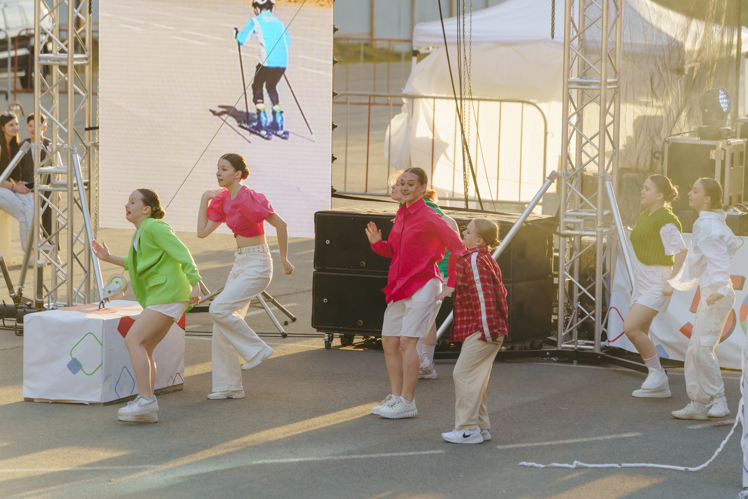 Юбилей БМАУ ДЗОЛ «Зарница». Фотограф в детский сад в Екатеринбурге, выпускные альбомы Юлия Умерова