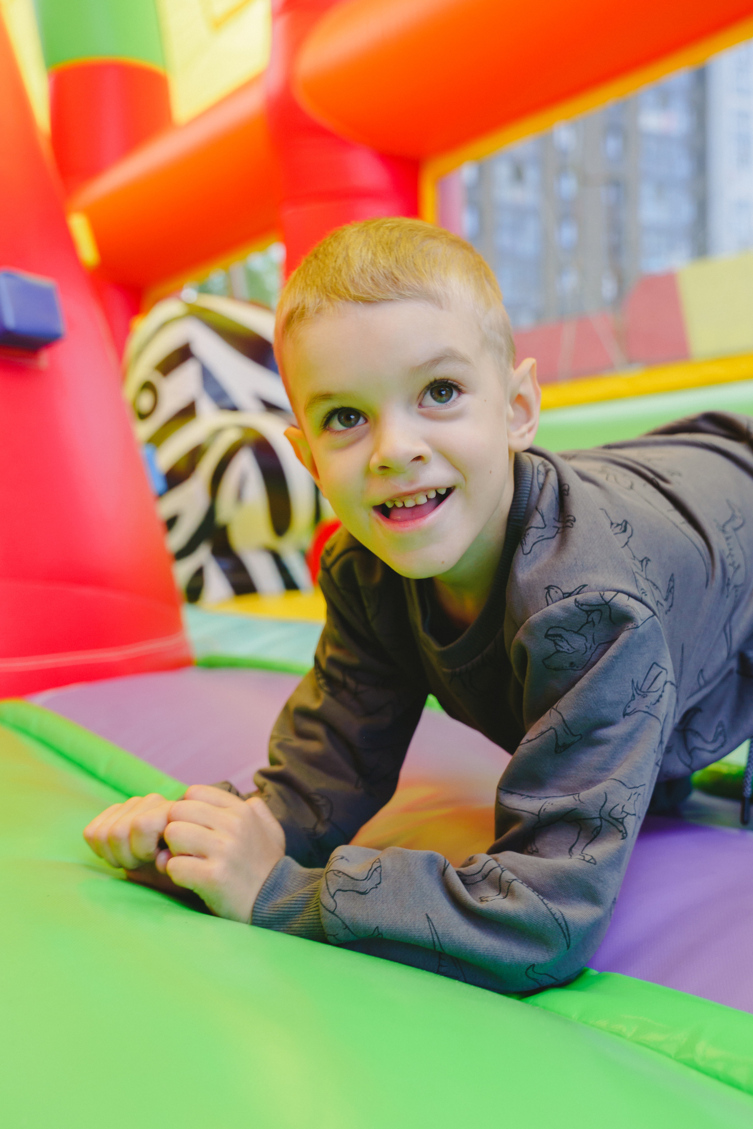 Открытие парка аттракционов «Галактика развлечений». Фотограф в детский сад в Екатеринбурге, выпускные альбомы Юлия Умерова