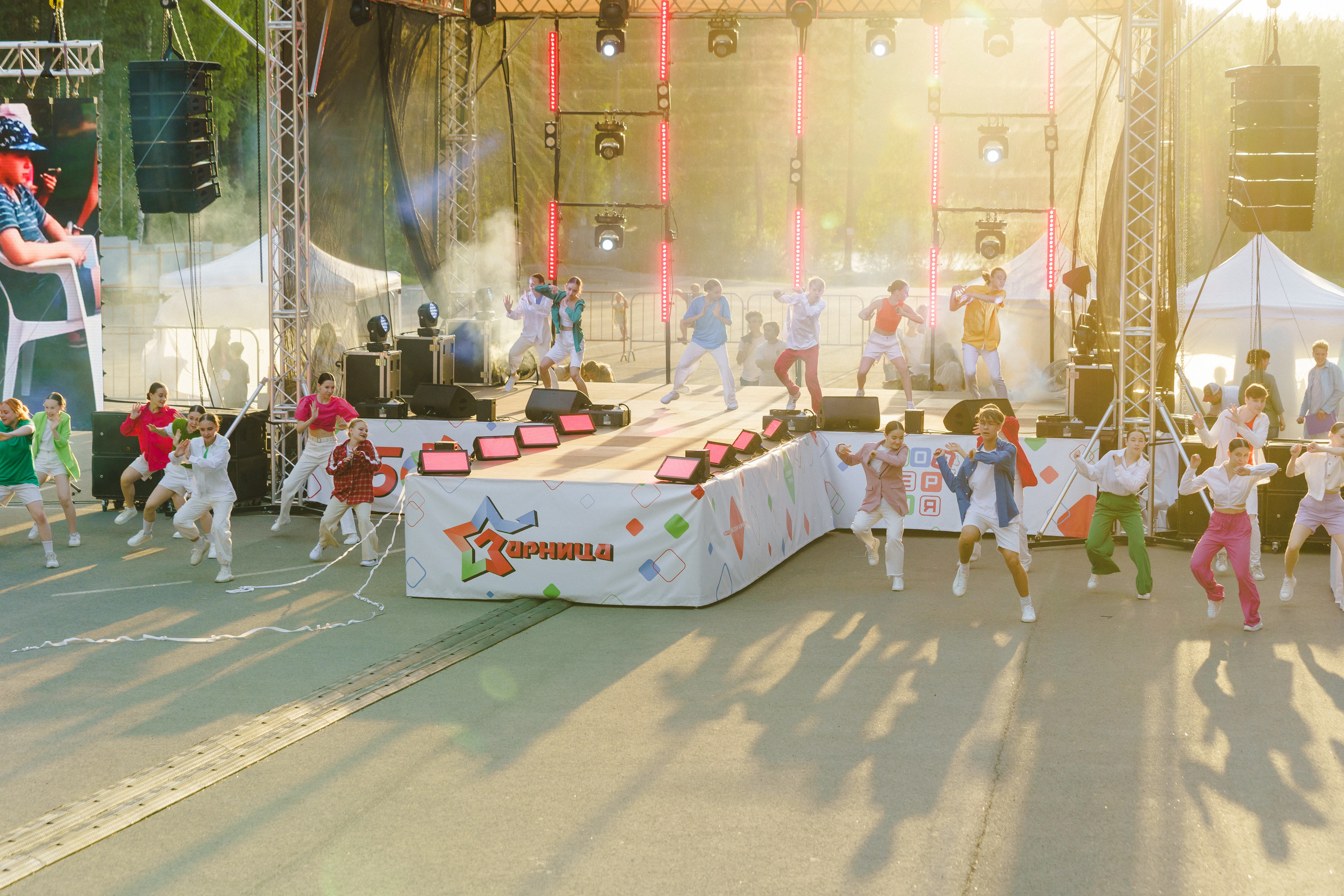 Юбилей БМАУ ДЗОЛ «Зарница». Фотограф в детский сад в Екатеринбурге, выпускные альбомы Юлия Умерова