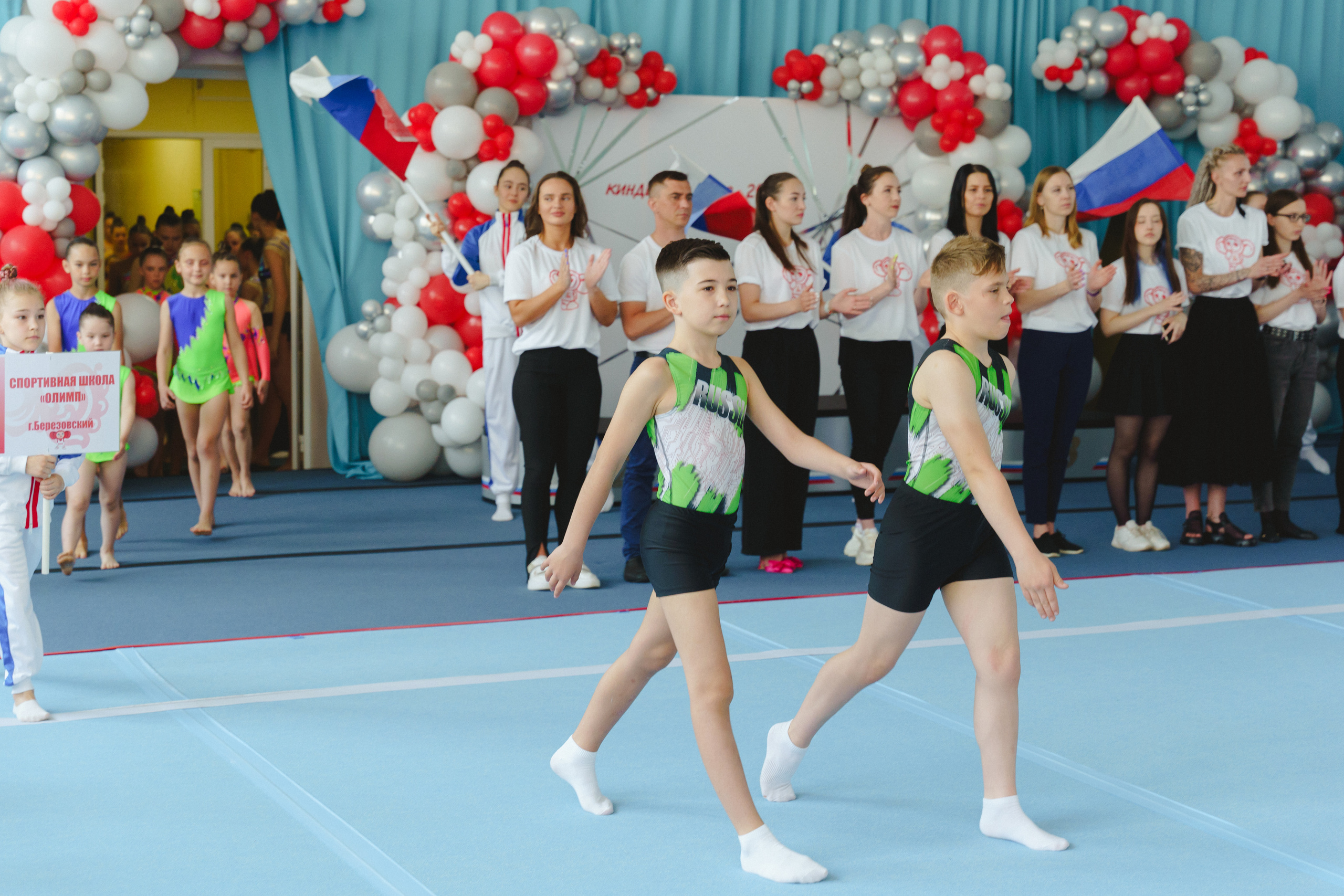 Межрегиональные соревнования по спортивной акробатике «Киндер Сюрприз». Фотограф в детский сад в Екатеринбурге, выпускные альбомы Юлия Умерова