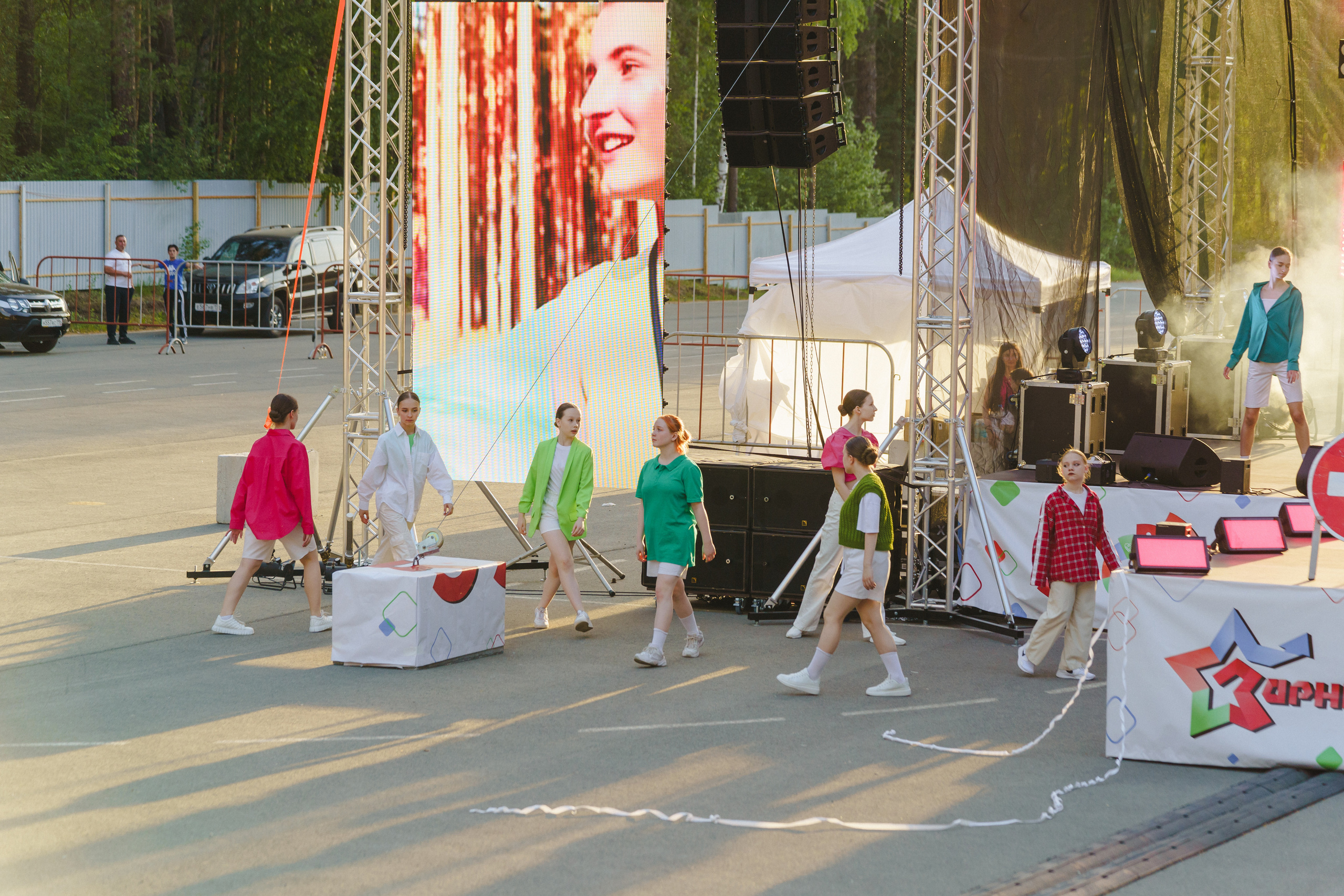 Юбилей БМАУ ДЗОЛ «Зарница». Фотограф в детский сад в Екатеринбурге, выпускные альбомы Юлия Умерова