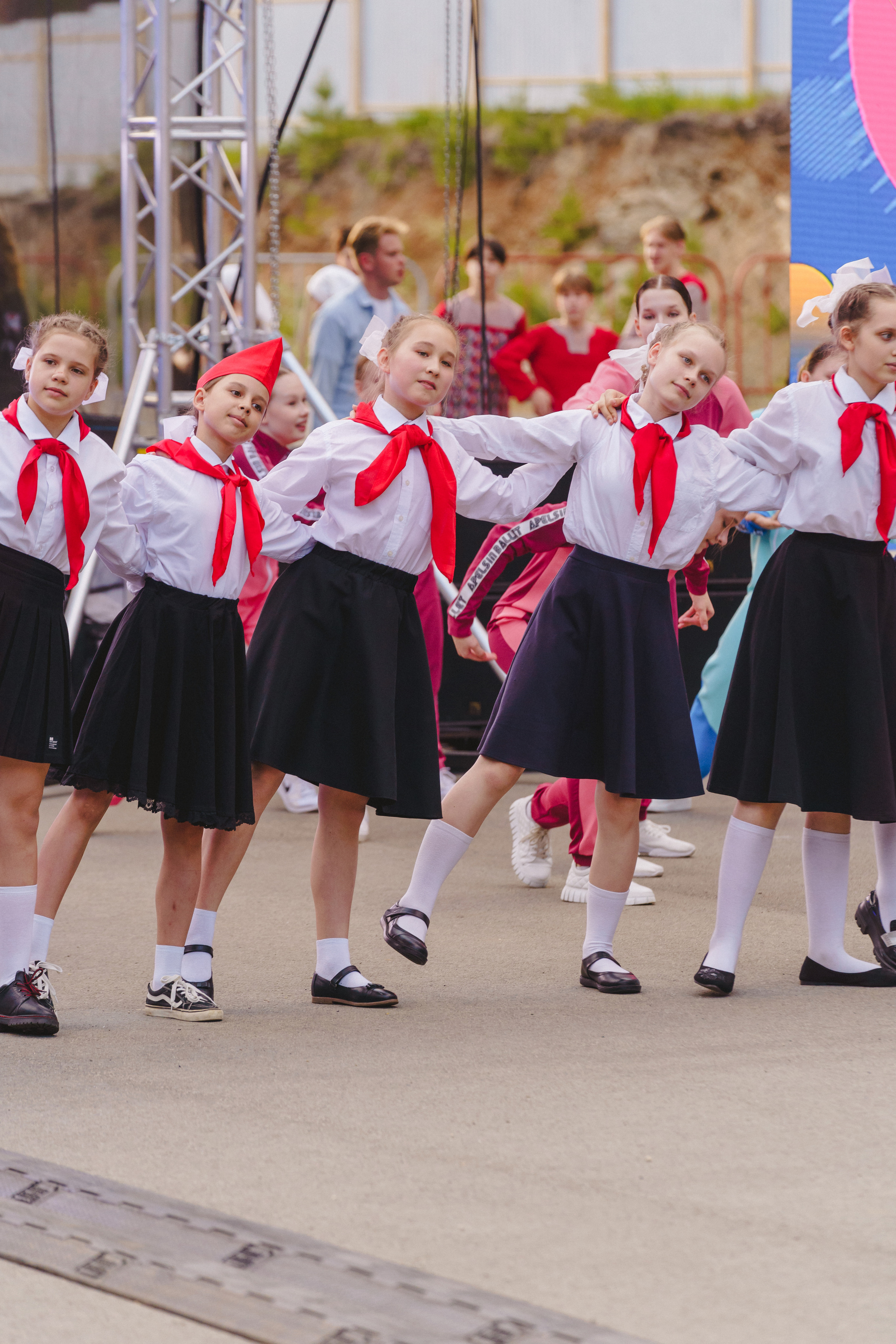 Юбилей БМАУ ДЗОЛ «Зарница». Фотограф в детский сад в Екатеринбурге, выпускные альбомы Юлия Умерова