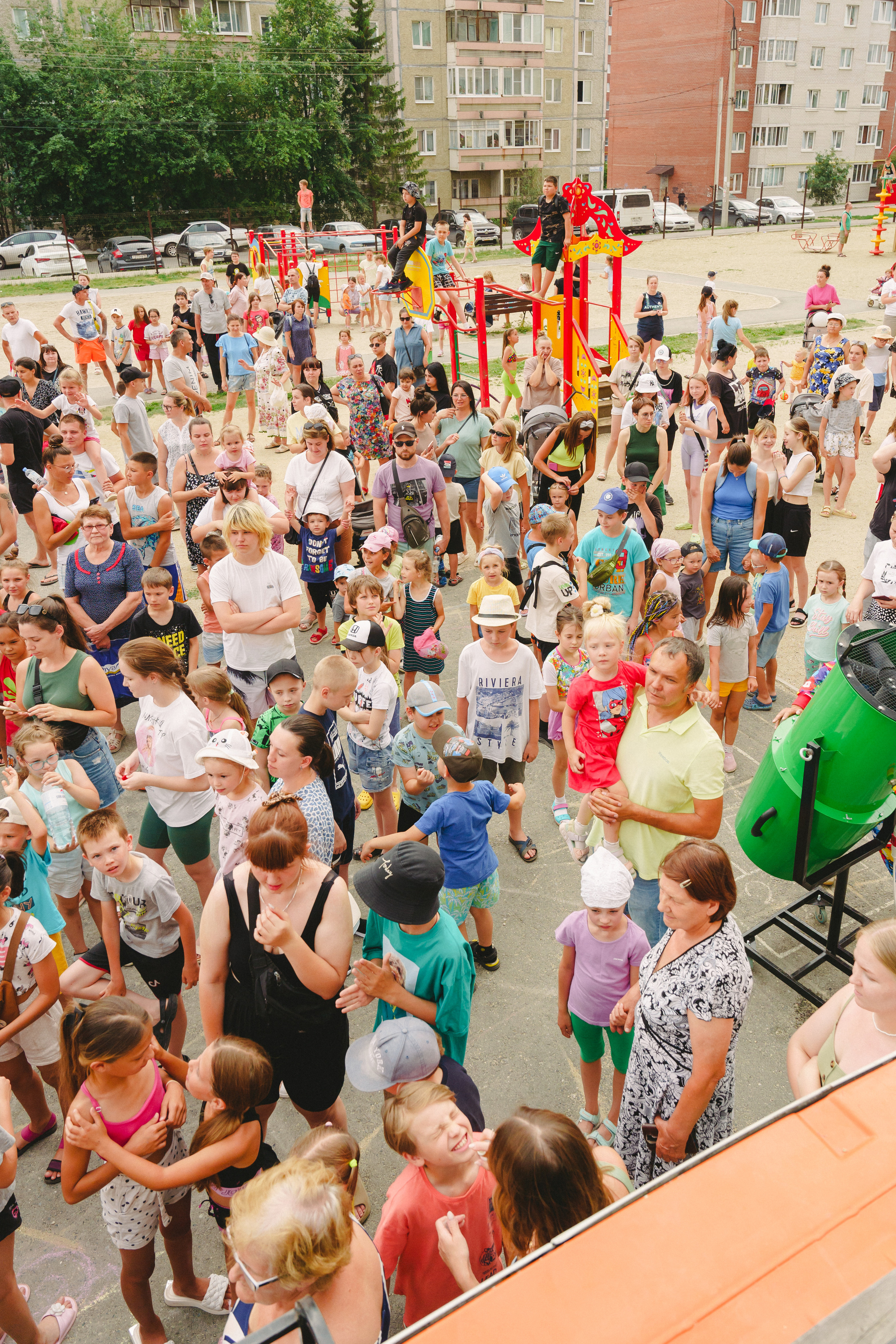 Пена — ПАТИ «Галактика развлечений» и «УК КОТ». Фотограф в детский сад в Екатеринбурге, выпускные альбомы Юлия Умерова