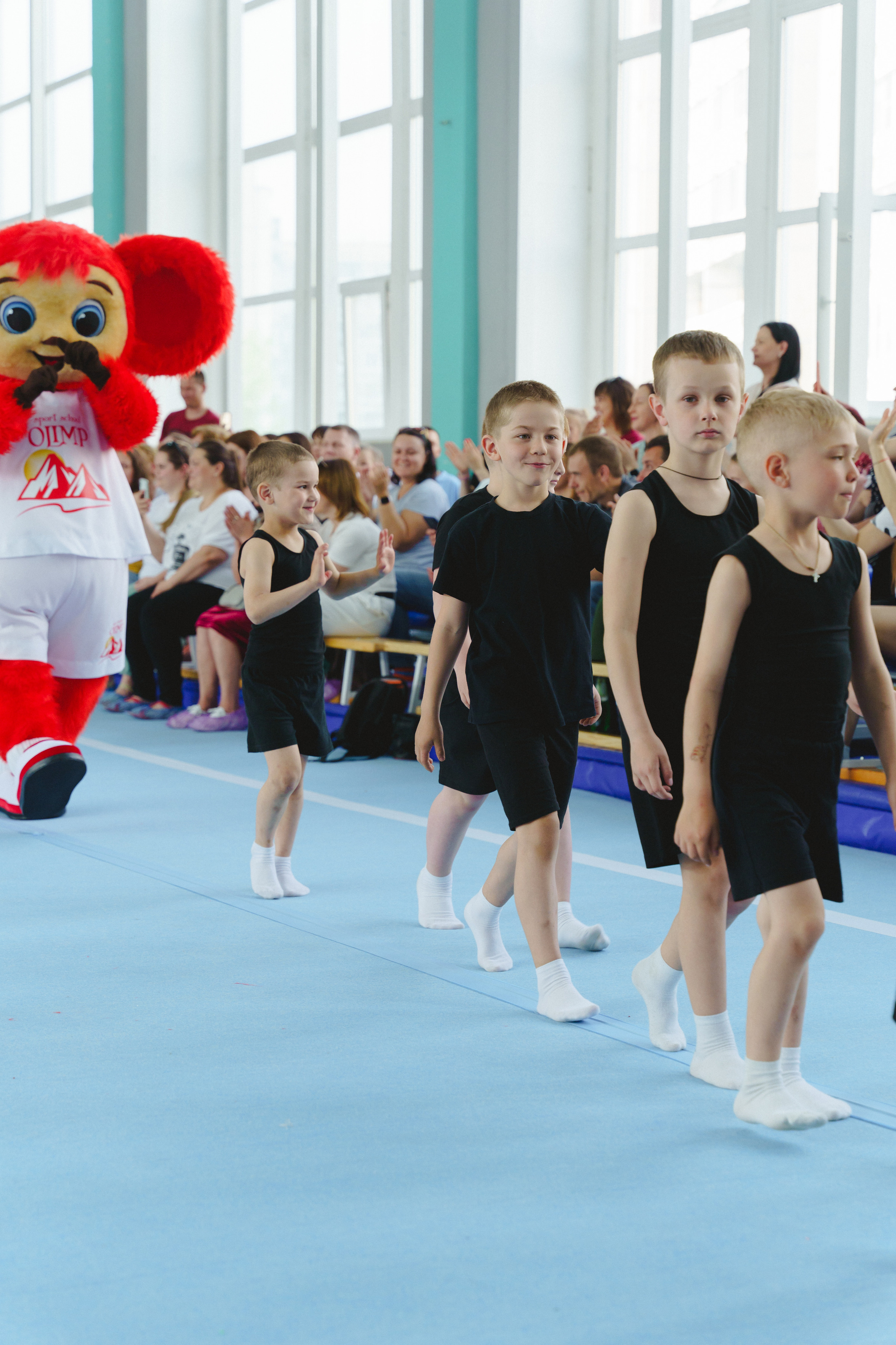 Межрегиональные соревнования по спортивной акробатике «Киндер Сюрприз». Фотограф в детский сад в Екатеринбурге, выпускные альбомы Юлия Умерова