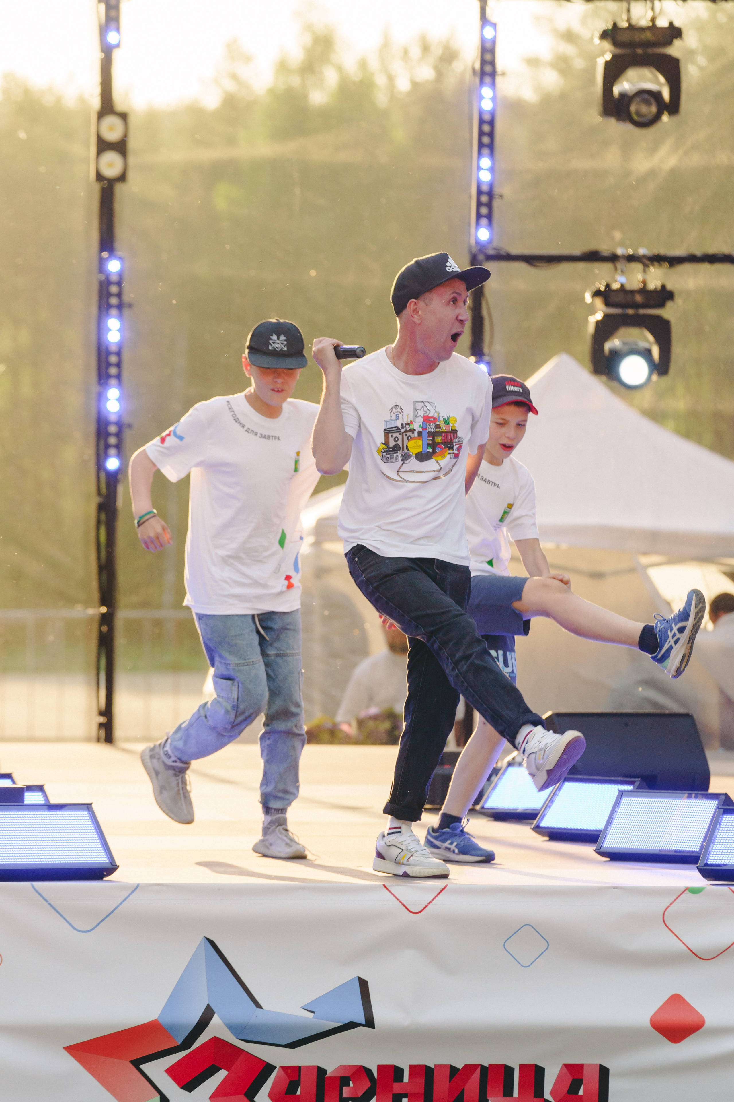 Юбилей БМАУ ДЗОЛ «Зарница». Фотограф в детский сад в Екатеринбурге, выпускные альбомы Юлия Умерова