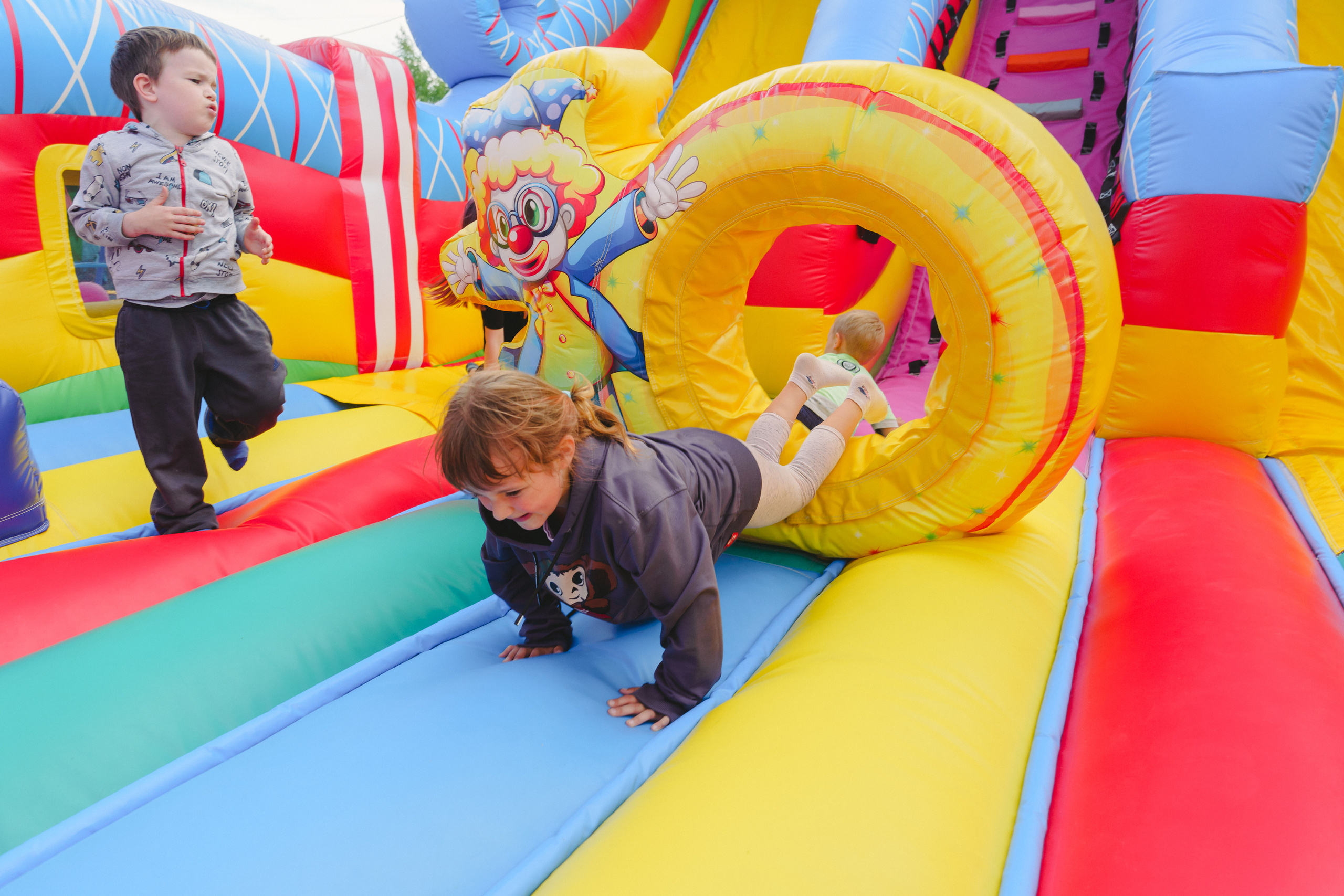 Открытие парка аттракционов «Галактика развлечений». Фотограф в детский сад в Екатеринбурге, выпускные альбомы Юлия Умерова