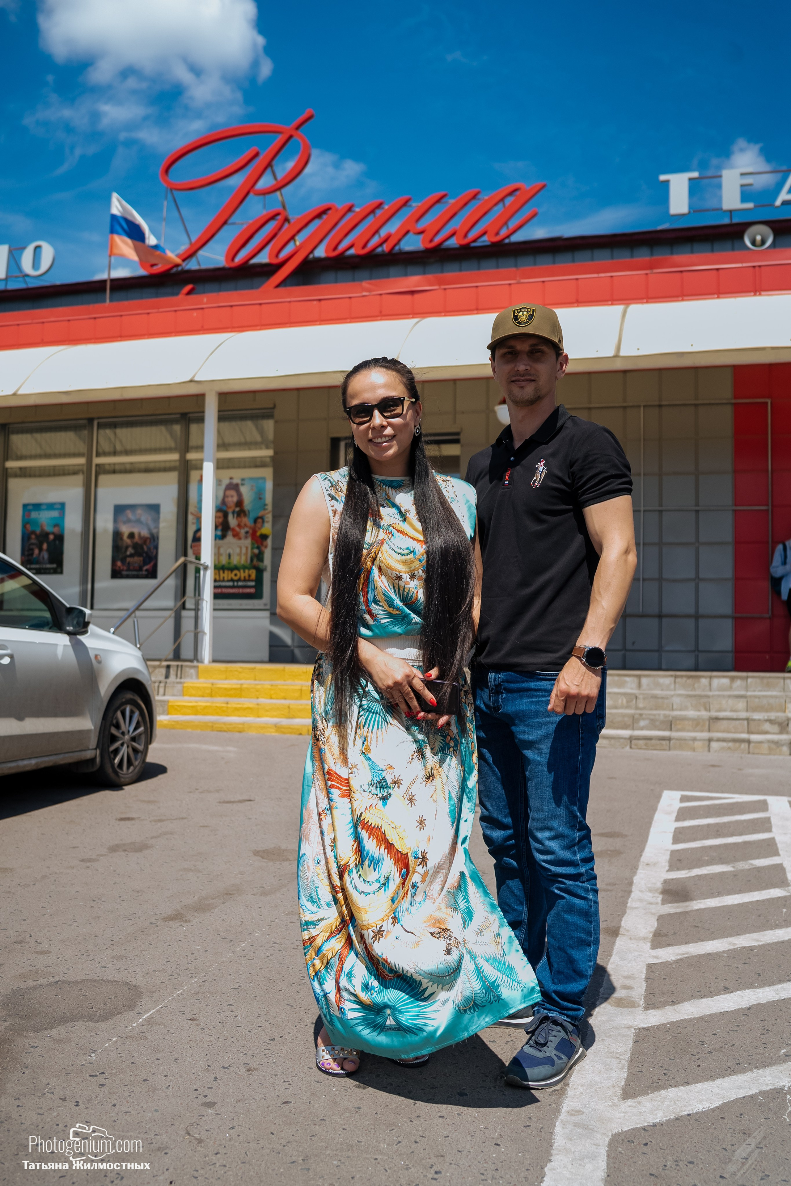 8 июня «Патриоты из Курска» сбор гуманитарной помощи у кинотеатра «Родина». Фотограф Нижний Новгород Татьяна Кейод