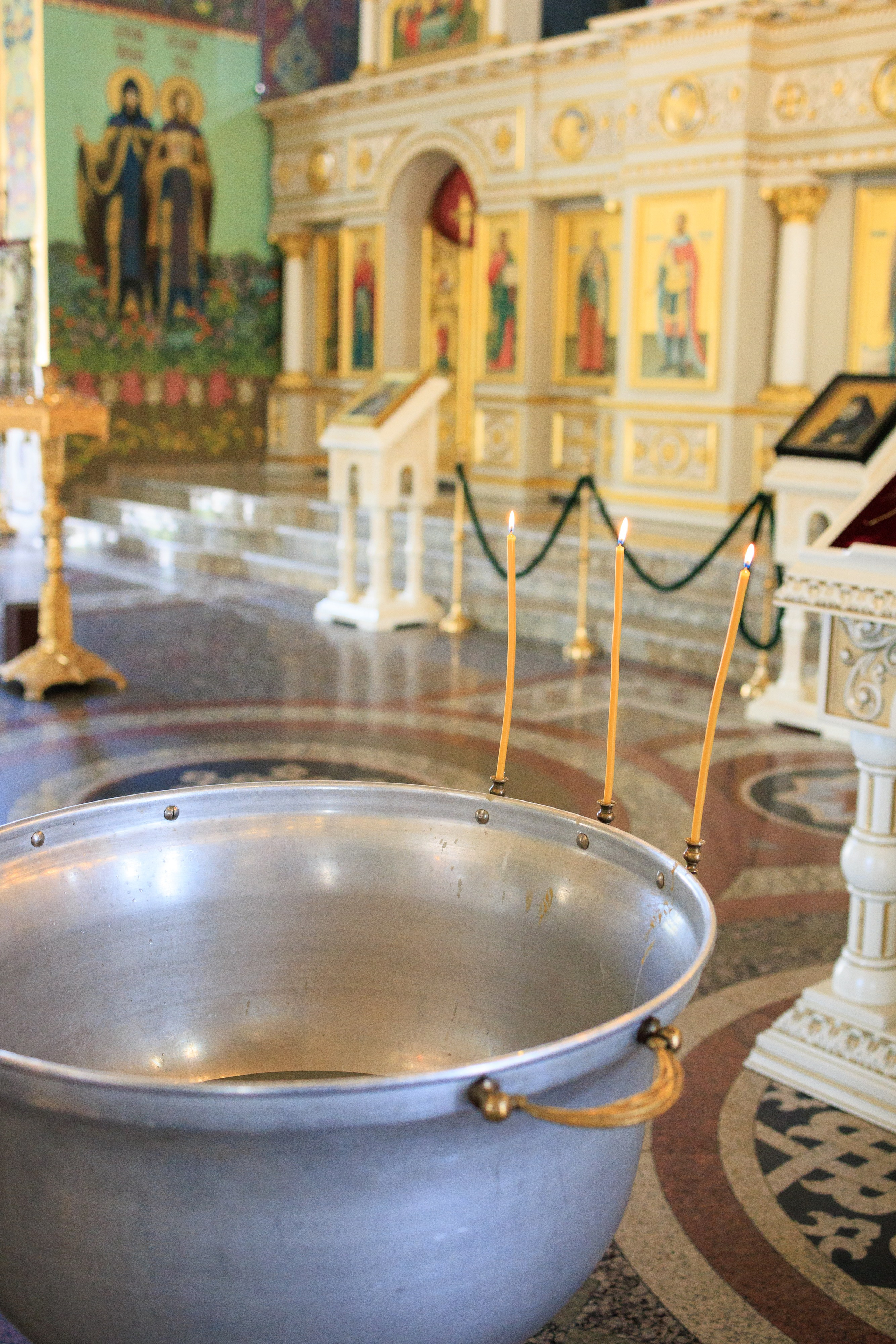 Фотосъёмка таинства крещения и крестин в городах Я фотограф снимающий венчания в городах Минеральные Воды, Пятигорск, Кисловодск, Ессентуки,. Репортажный и свадебный фотограф Пятигорск и КМВ