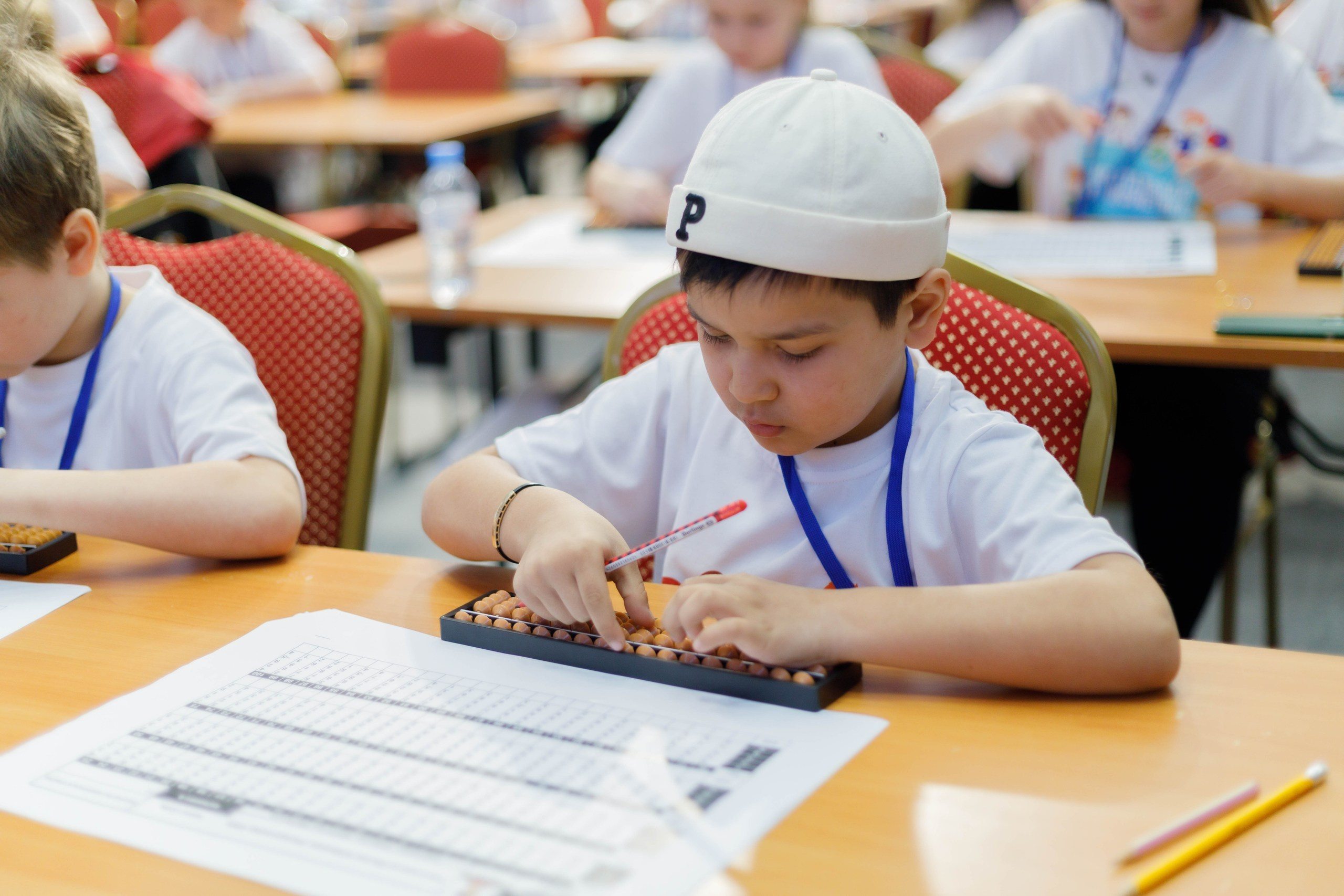 Международный чемпионат по ментальный арифметике. Апрель 2025 г. Репортажный фотограф в Новосибирске Алена Помазунова