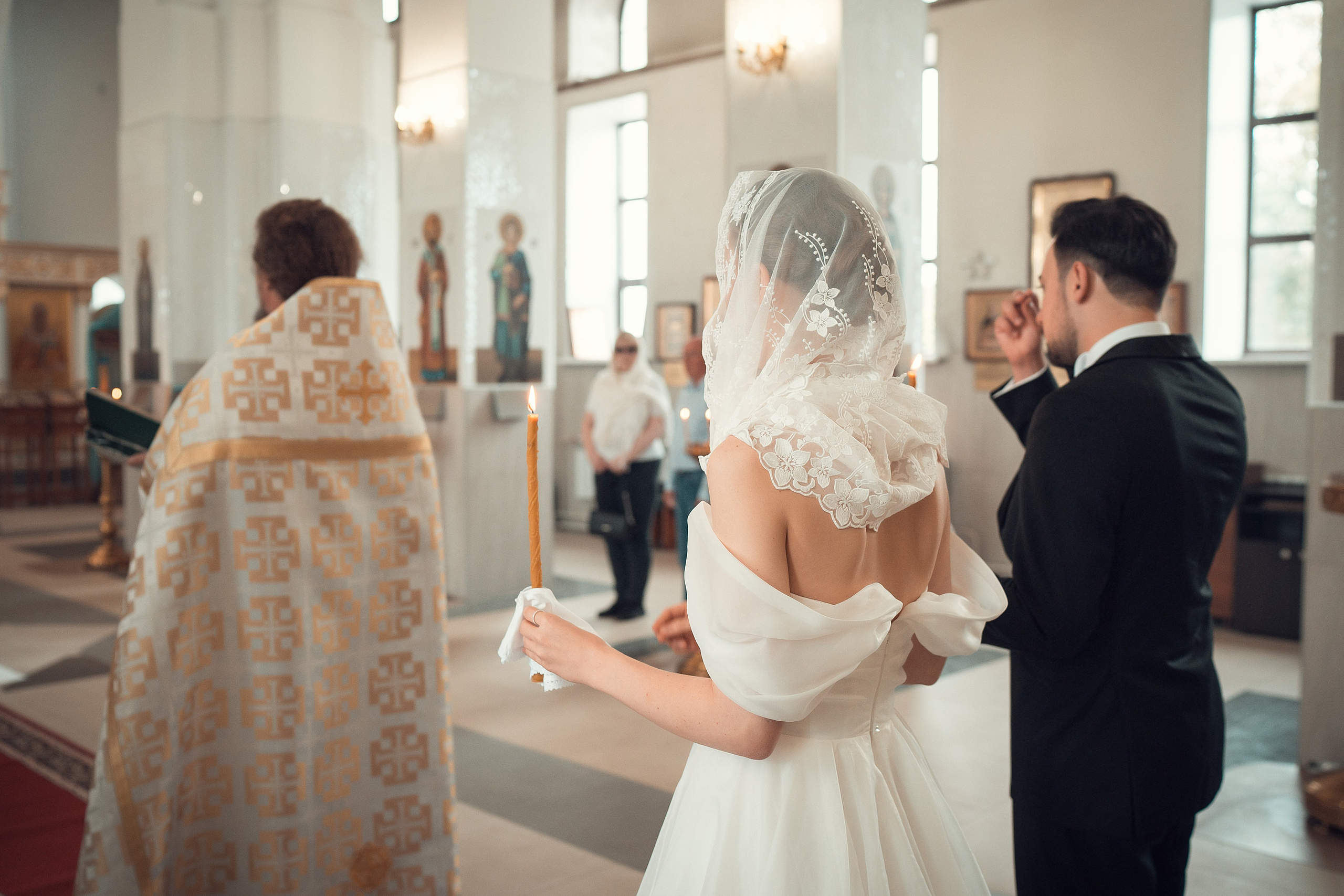 Таинство Венчания Ивана и Полины Храм Феодора Тирона. Фотограф на Крещение и Венчание в Красноярске Рамазанова Юлия