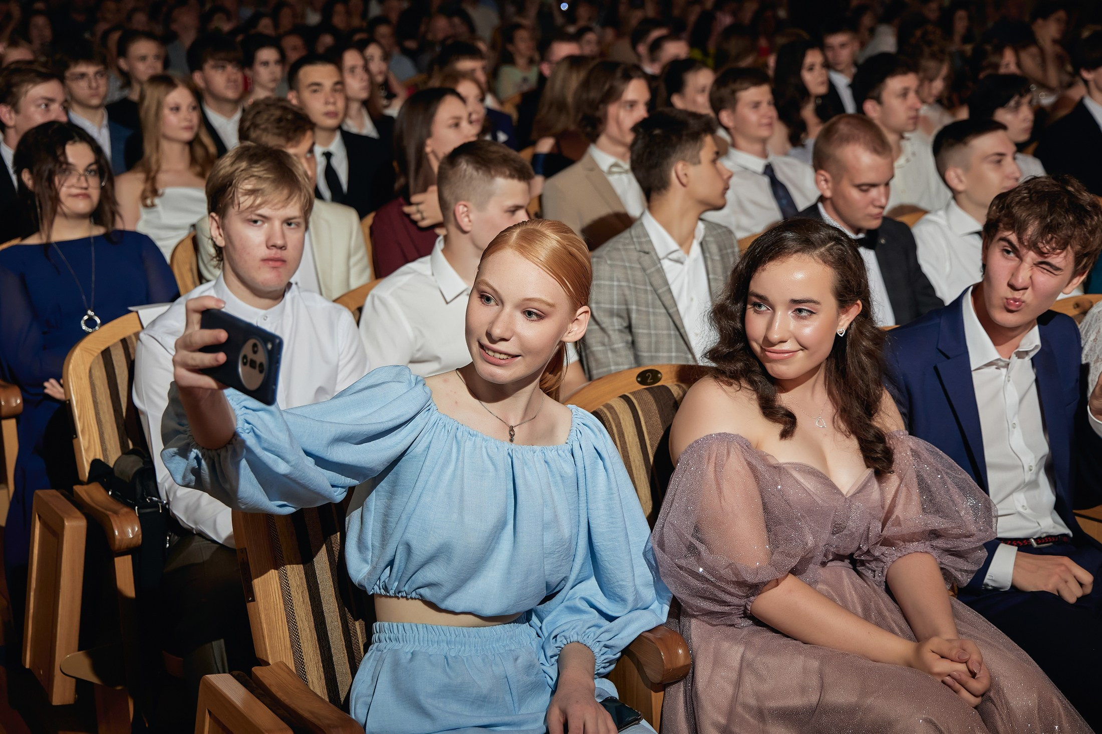 Фотограф на выпускной. Свадебный репортажный и фуд фотограф в Барнауле Гайфулин Виталий