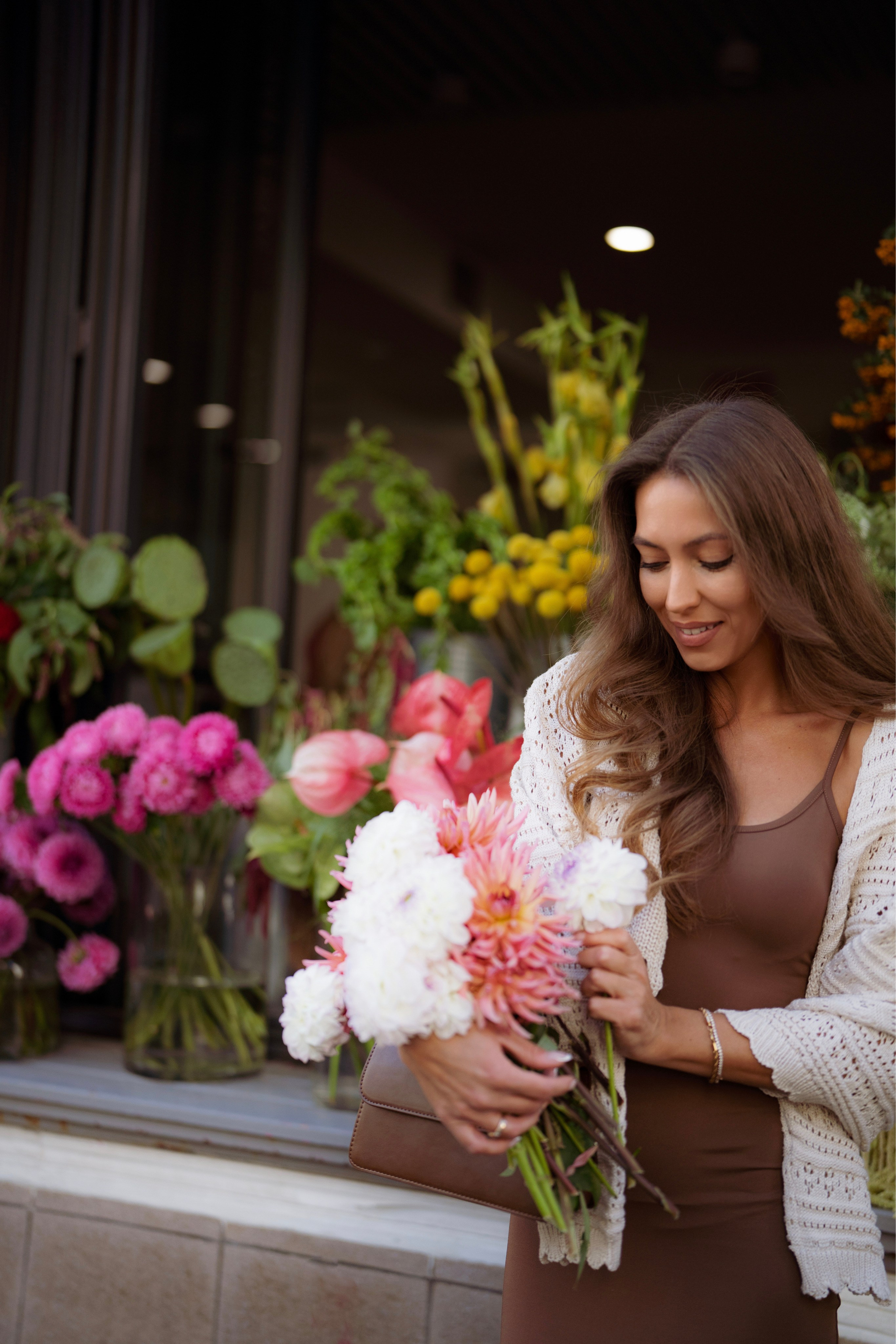 Девушка с цветами. Ваш фотограф Tetiana Kolos, найду самый удачный ракурс и словлю момент