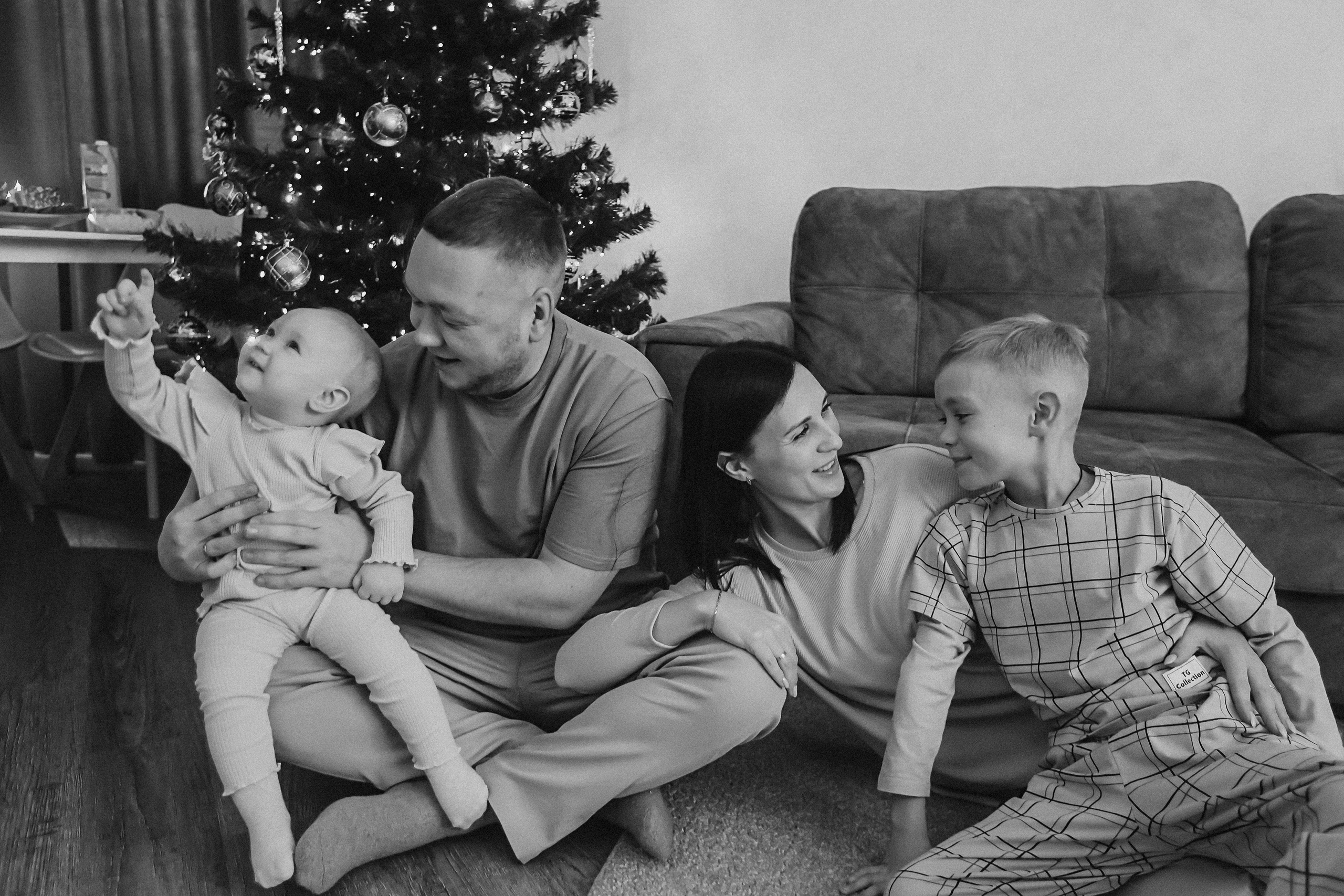 Дома. Семейный фотограф Тюмень, фотограф на роды Салмина Мария