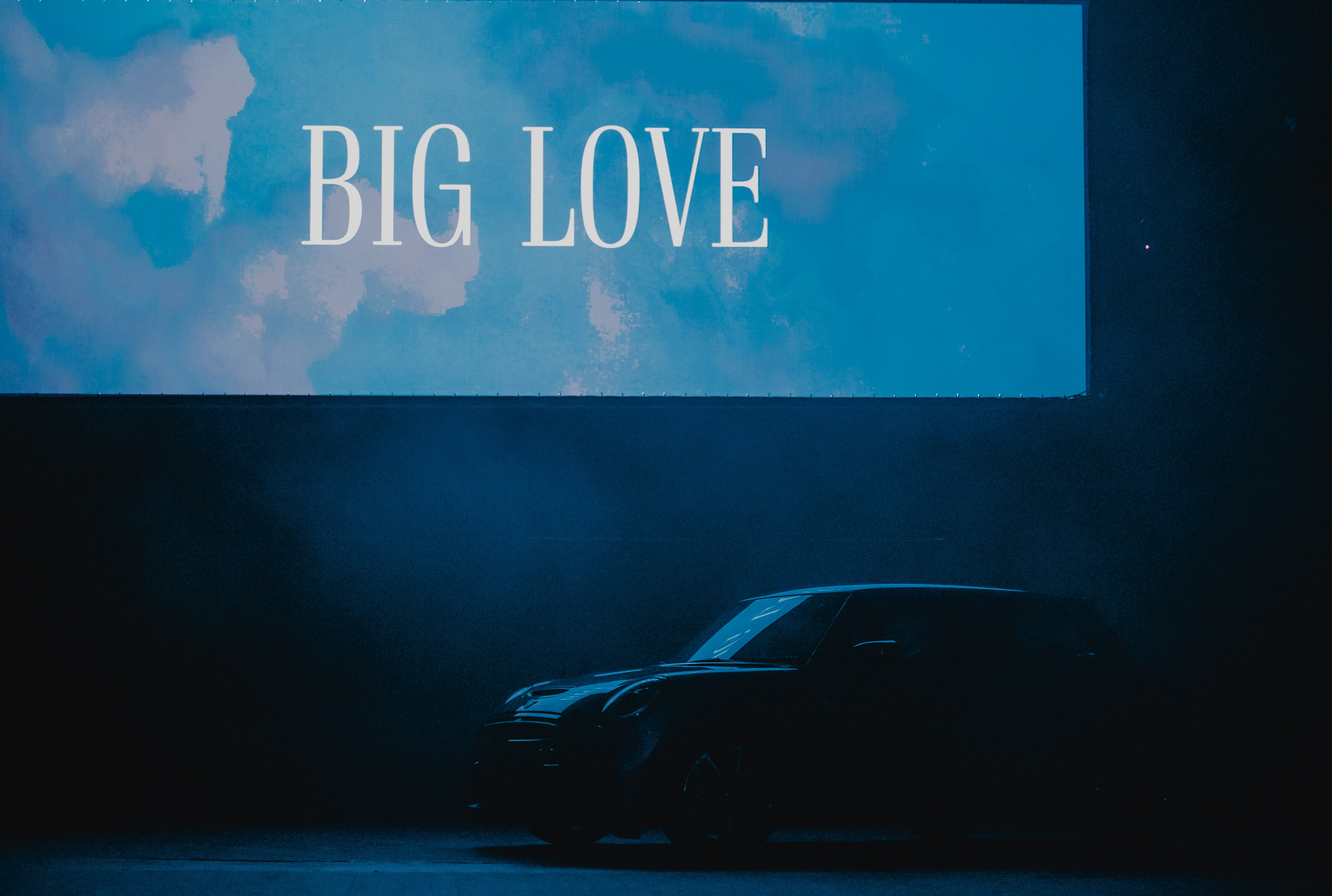 New MINI Cooper в Гоголь Центре. Репортажный, event, концертный и backstage фотограф из Москвы Виталий Кривцов