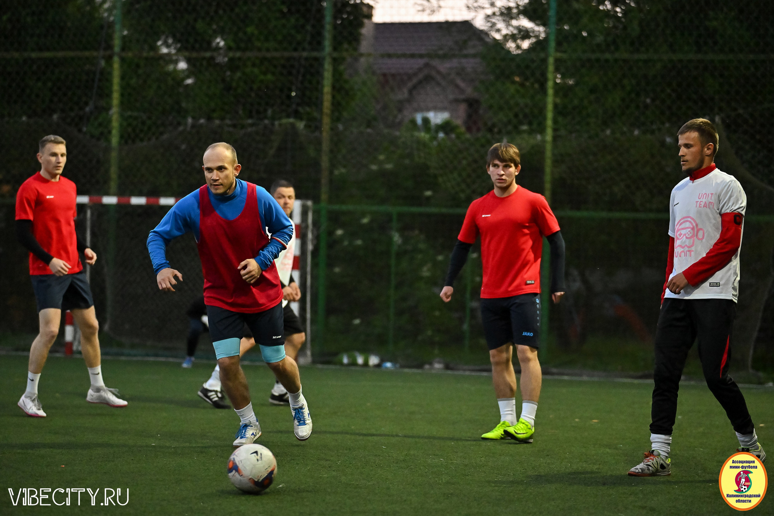 ИГРЫ МИНИ-ФУТБОЛЬНОЙ И КОРПОРАТИВНОЙ ЛИГИ. VIBECITY.RU Вайб Сити Ру Фоторепортажи Фотоотчеты Калининград
