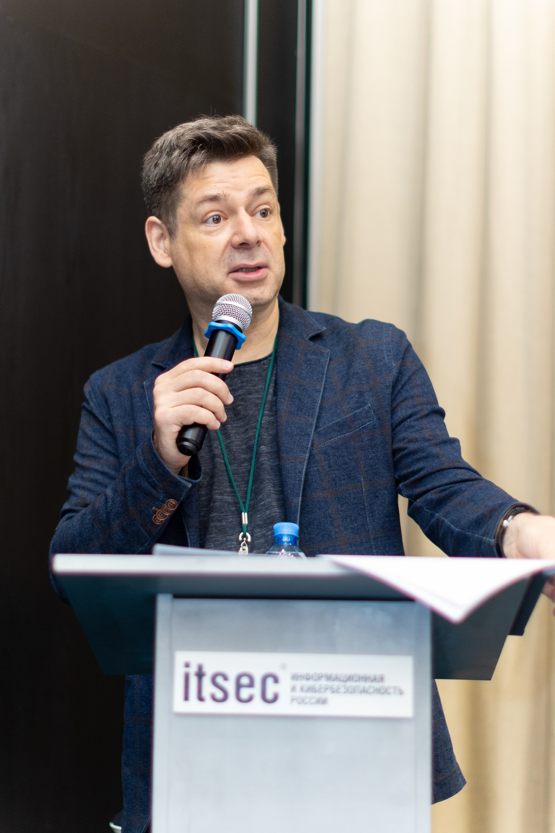 ITSEC 2025. Свадебный и семейный фотограф