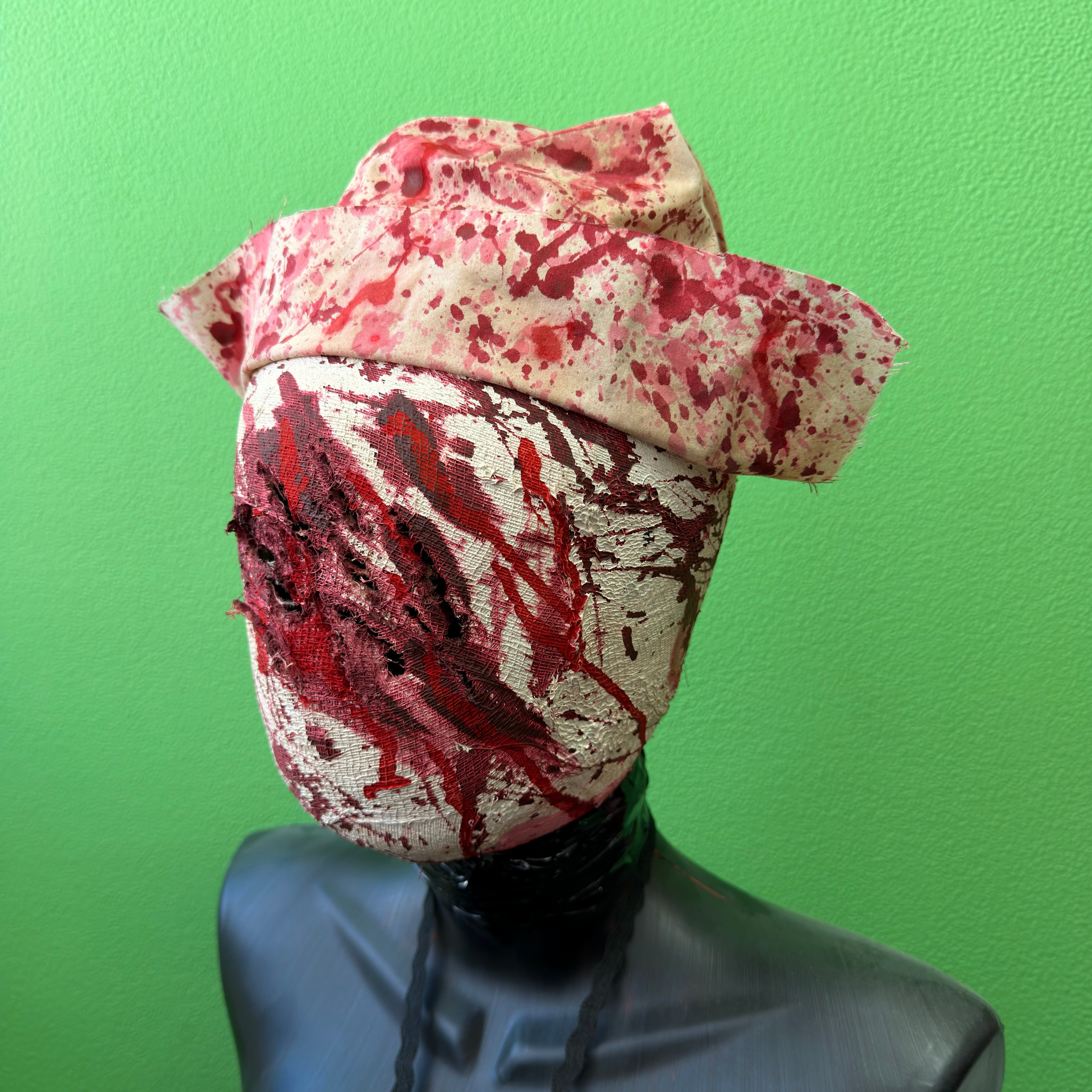 Маски в аренду. Аренда костюмов, платьев и реквизита для фотосессий на Камчатке