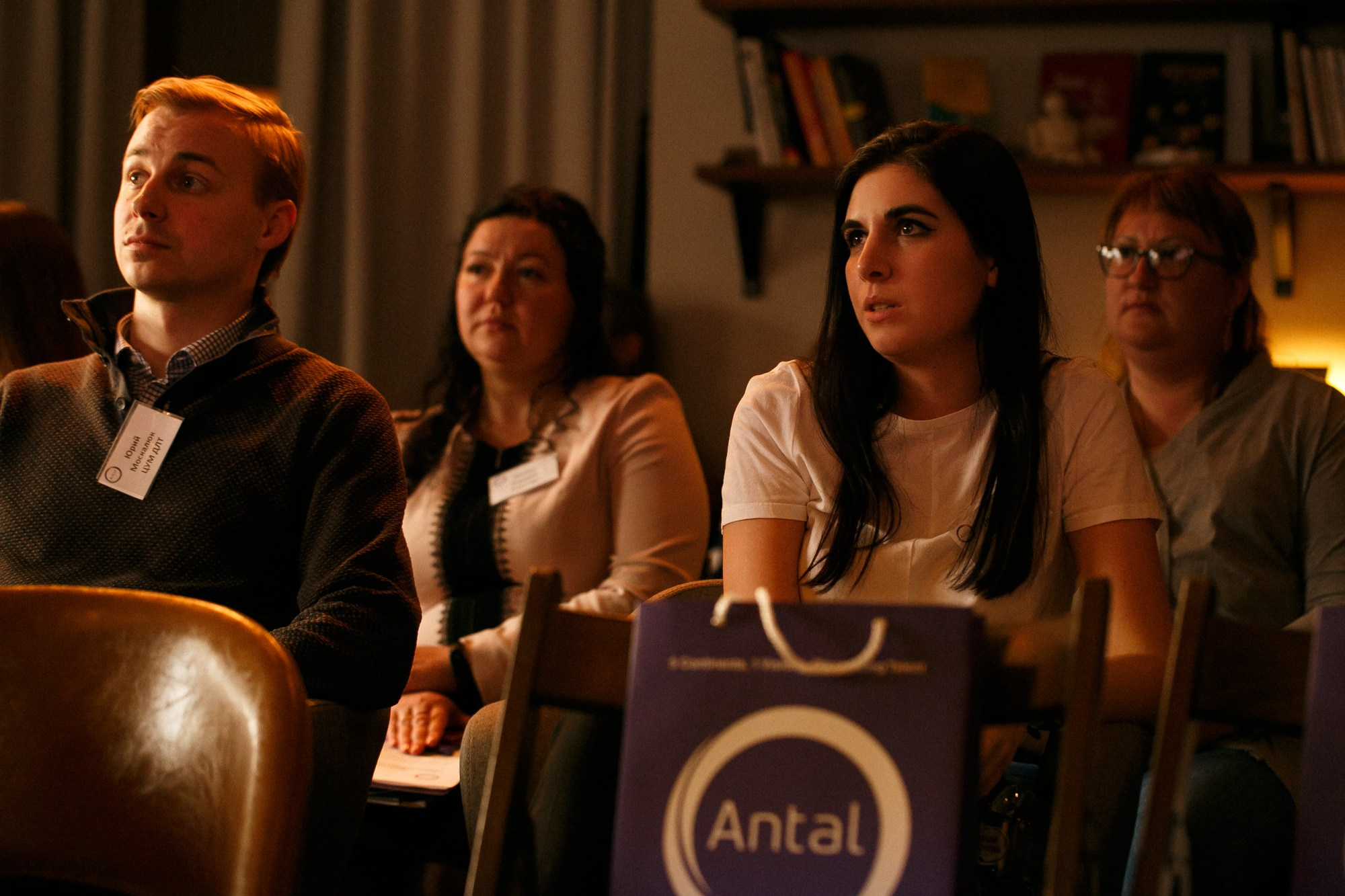 «КНИГИ И КОФЕ». Рабочая сторона — бизнес портрет и репортаж в Санкт-Петербурге