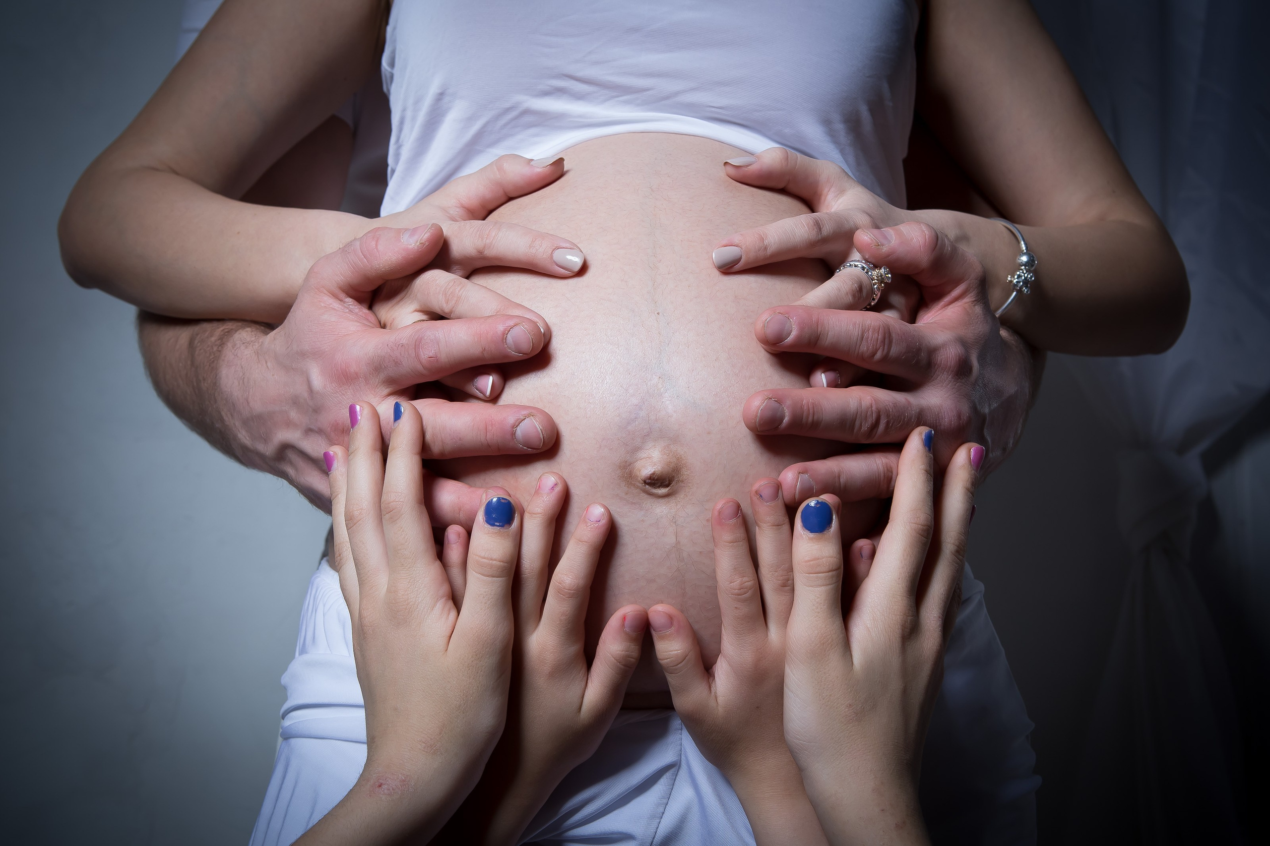 Фотосессия во время беременности от студии Love Story. Максим Матвийченко и Виктория Басова профессионалы своего дела