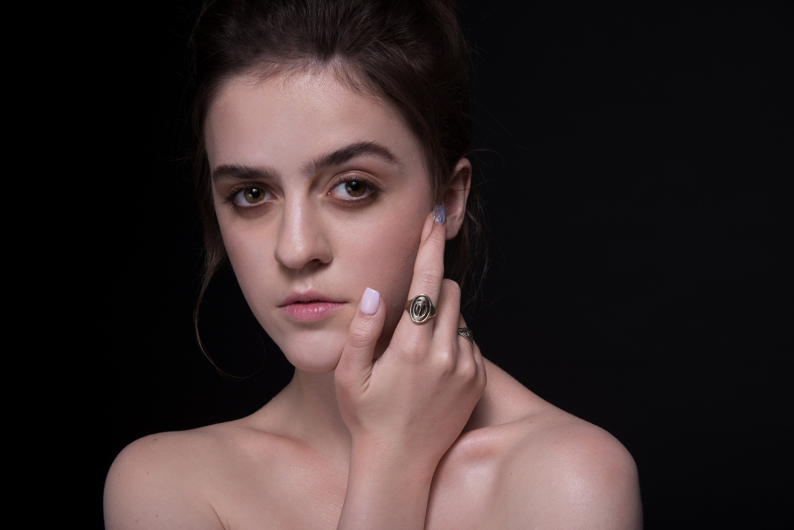 Для бренда украшений. Фотограф Юлия Зимина