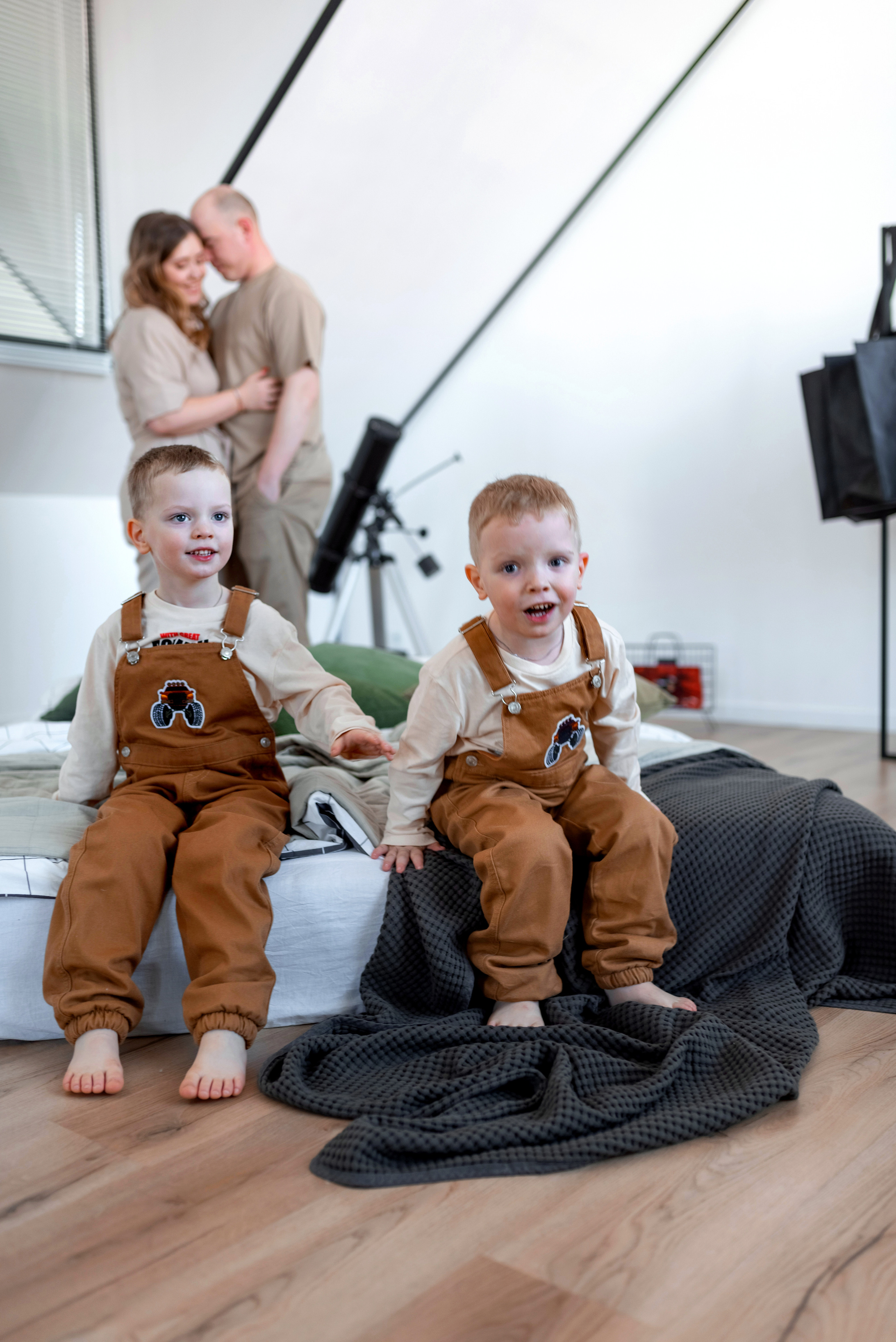 Семейная фотосессия в студии. Фотограф Юлия Кондратьева